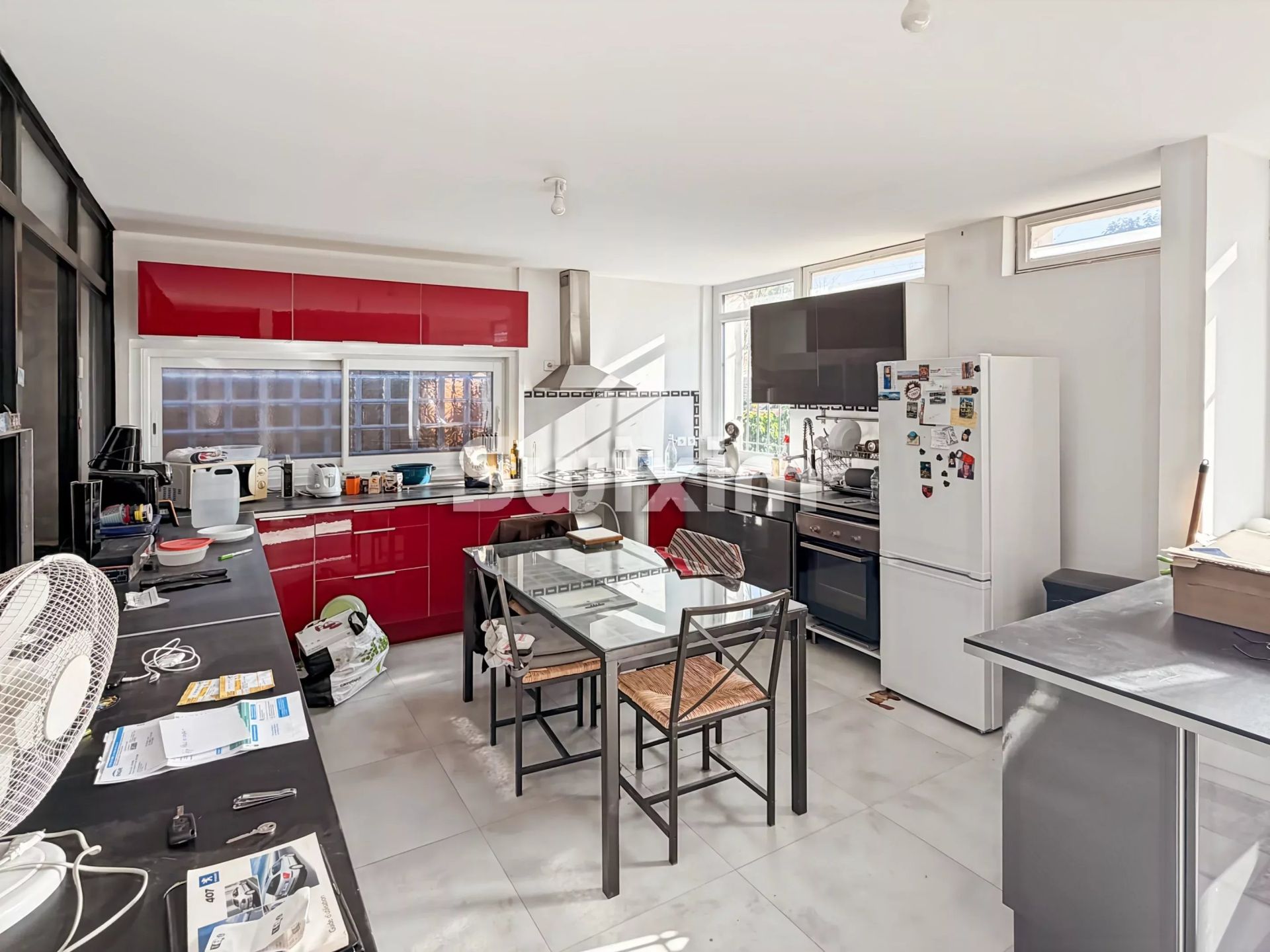 freizeitraum 3 Zimmer zum verkauf auf Orange (84100)