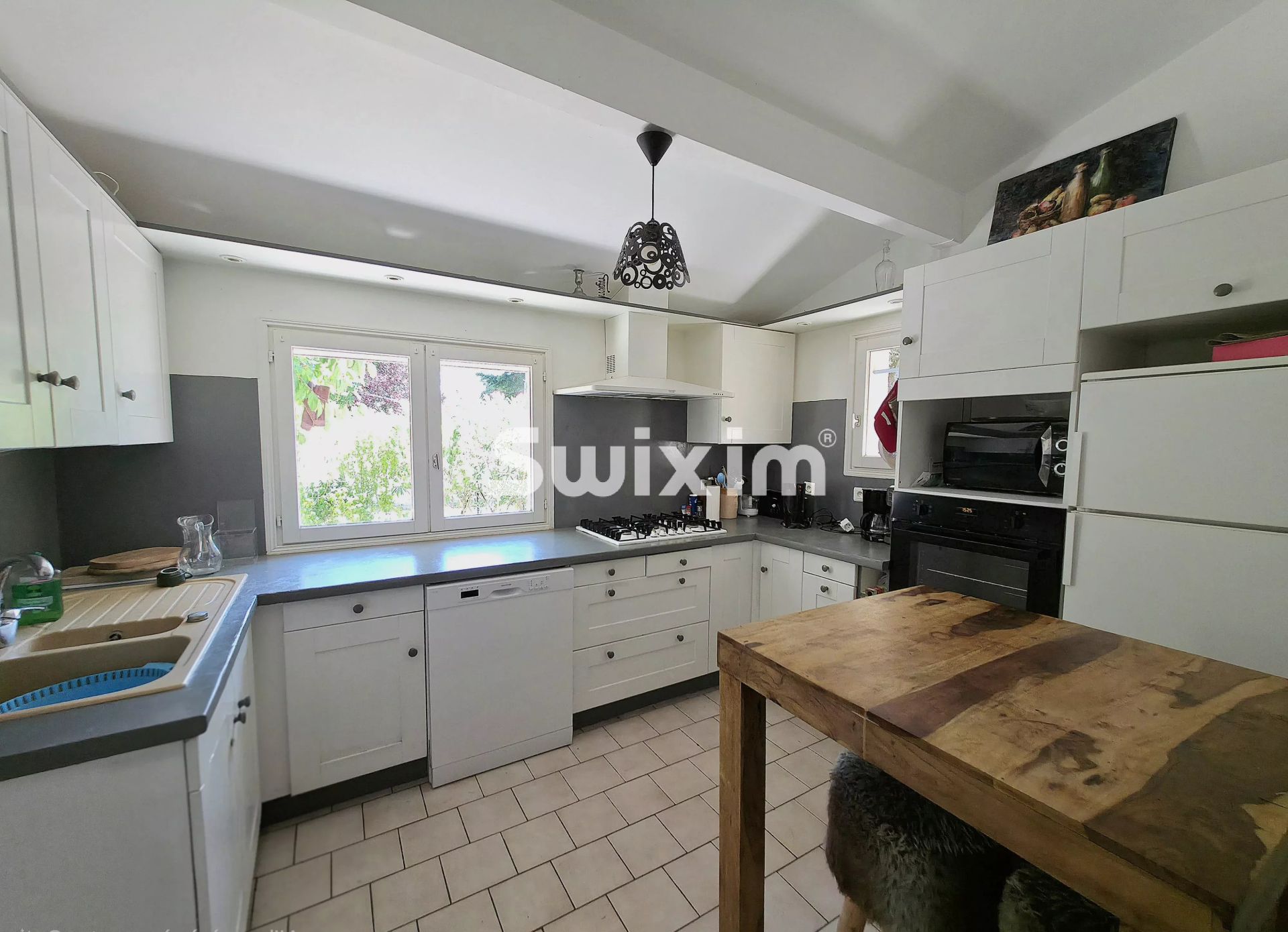 house 6 Rooms for sale on Valréas (84600)