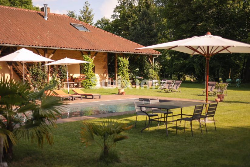 Vente Ferme Bourg-en-Bresse 8&nbsp;Pièces 328.8&nbsp;m²