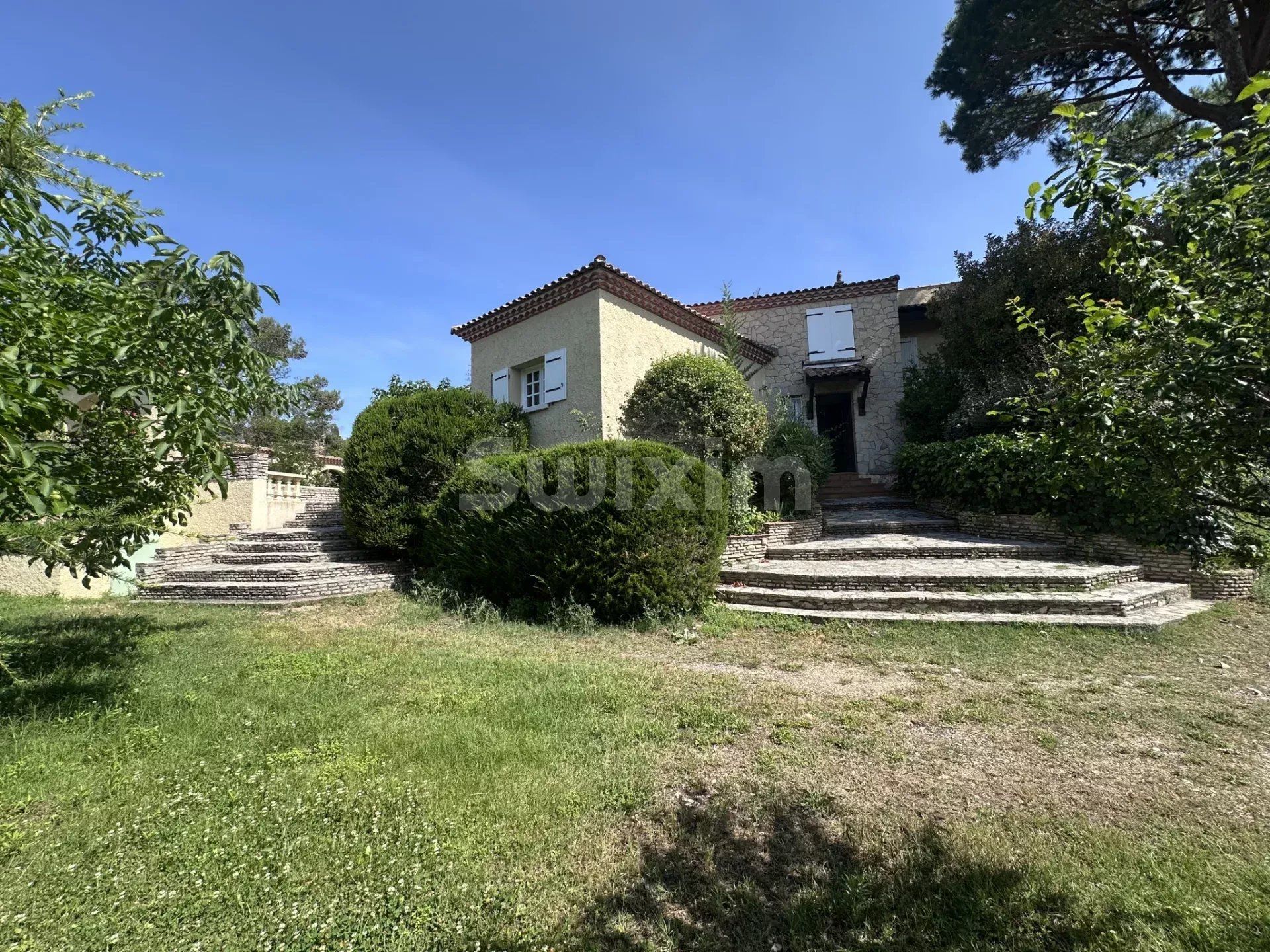 propriété 6 Pièces en vente sur Nîmes (30900)