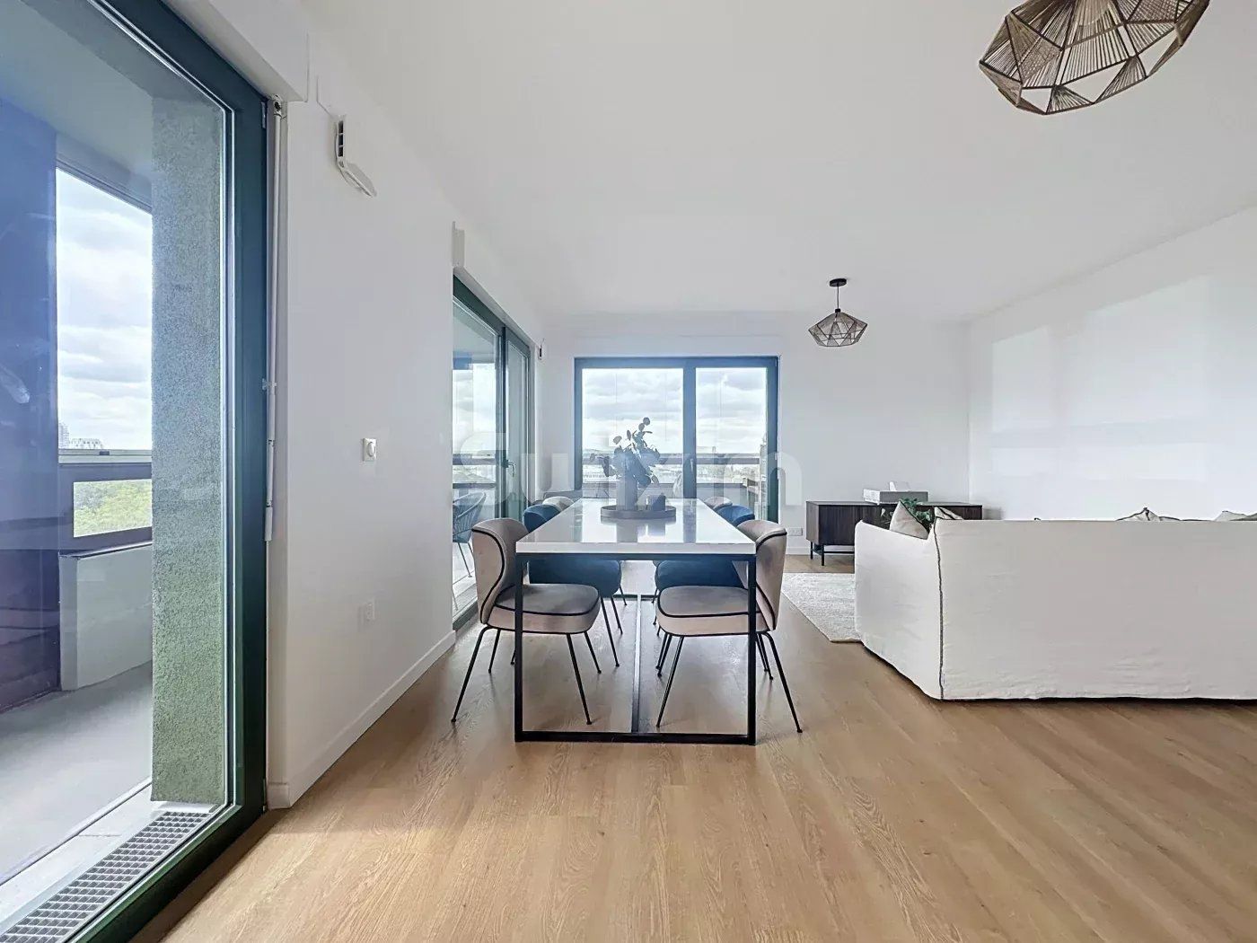 apartment 3 Rooms for sale on Saint-Denis (93200)