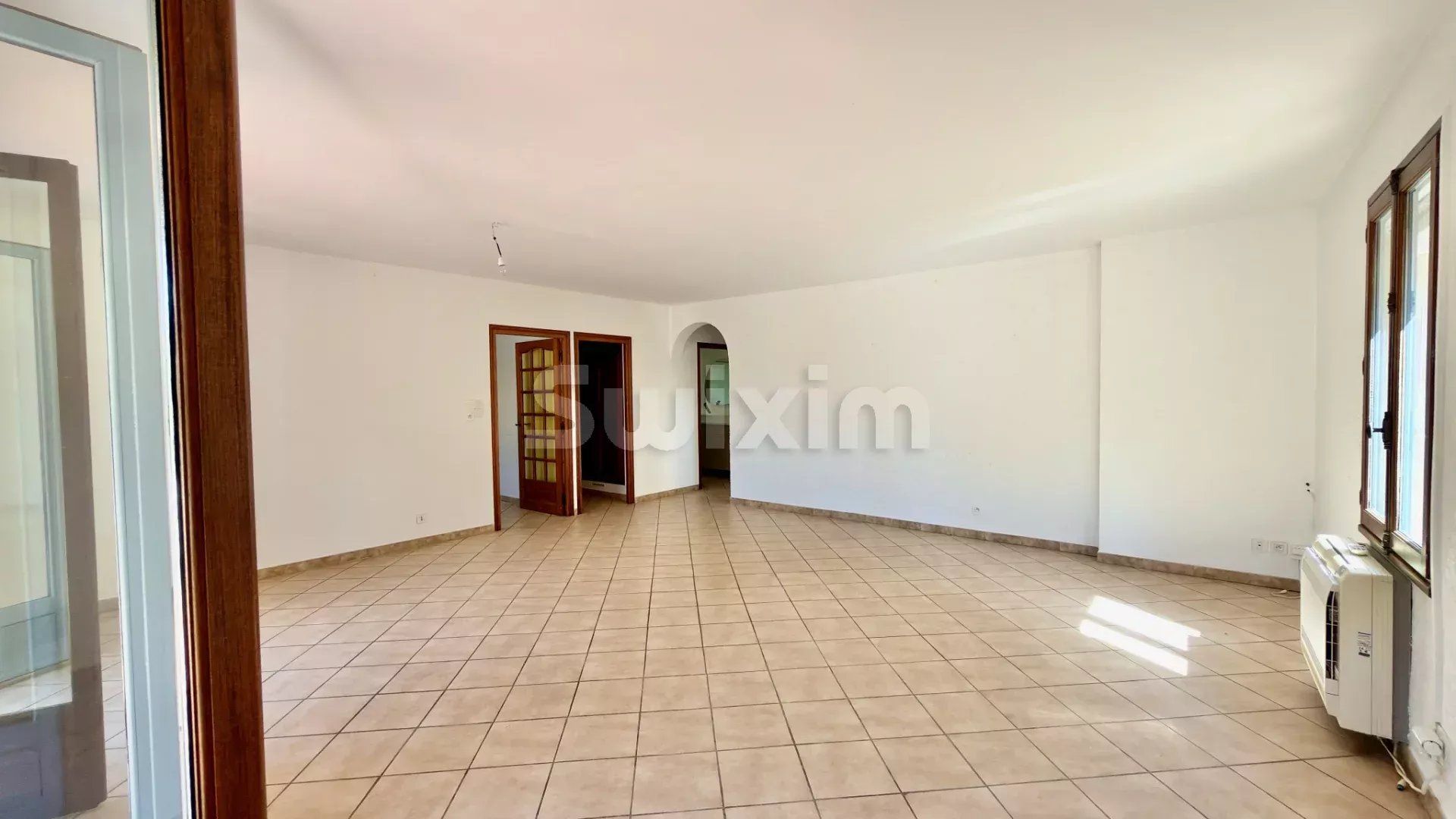 villa 4 Rooms for sale on Sernhac (30210)