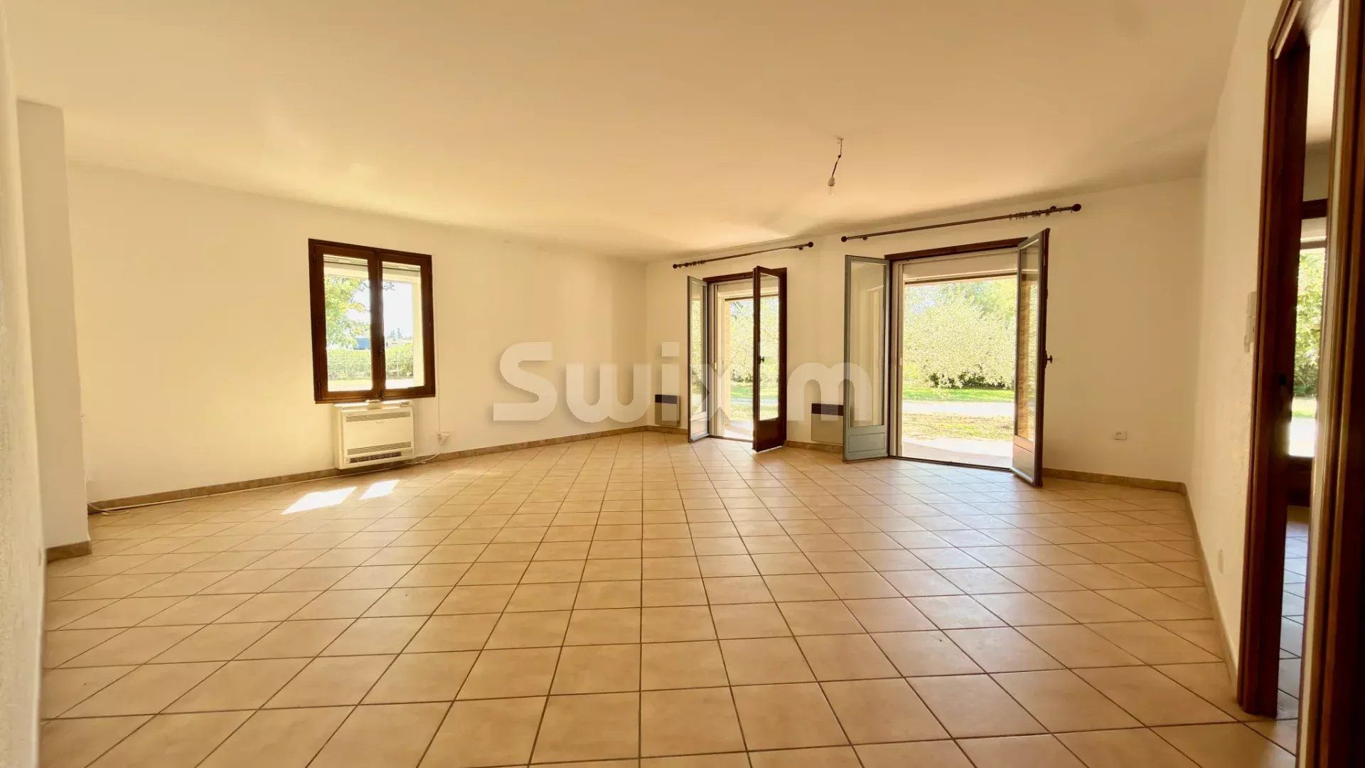 villa 4 Rooms for sale on Sernhac (30210)
