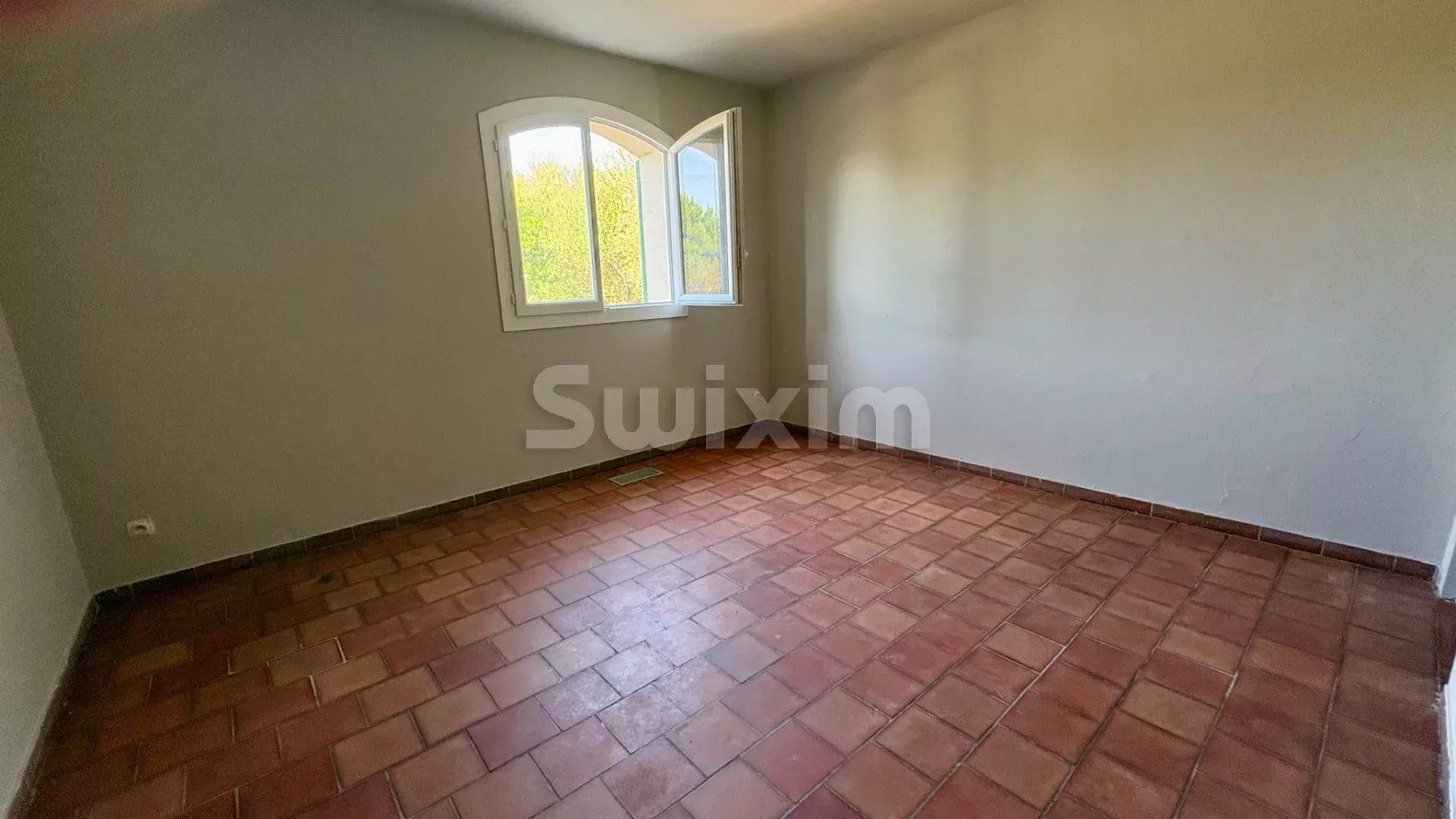 villa 7 Rooms for sale on Saint-Christol-lez-Alès (30380)