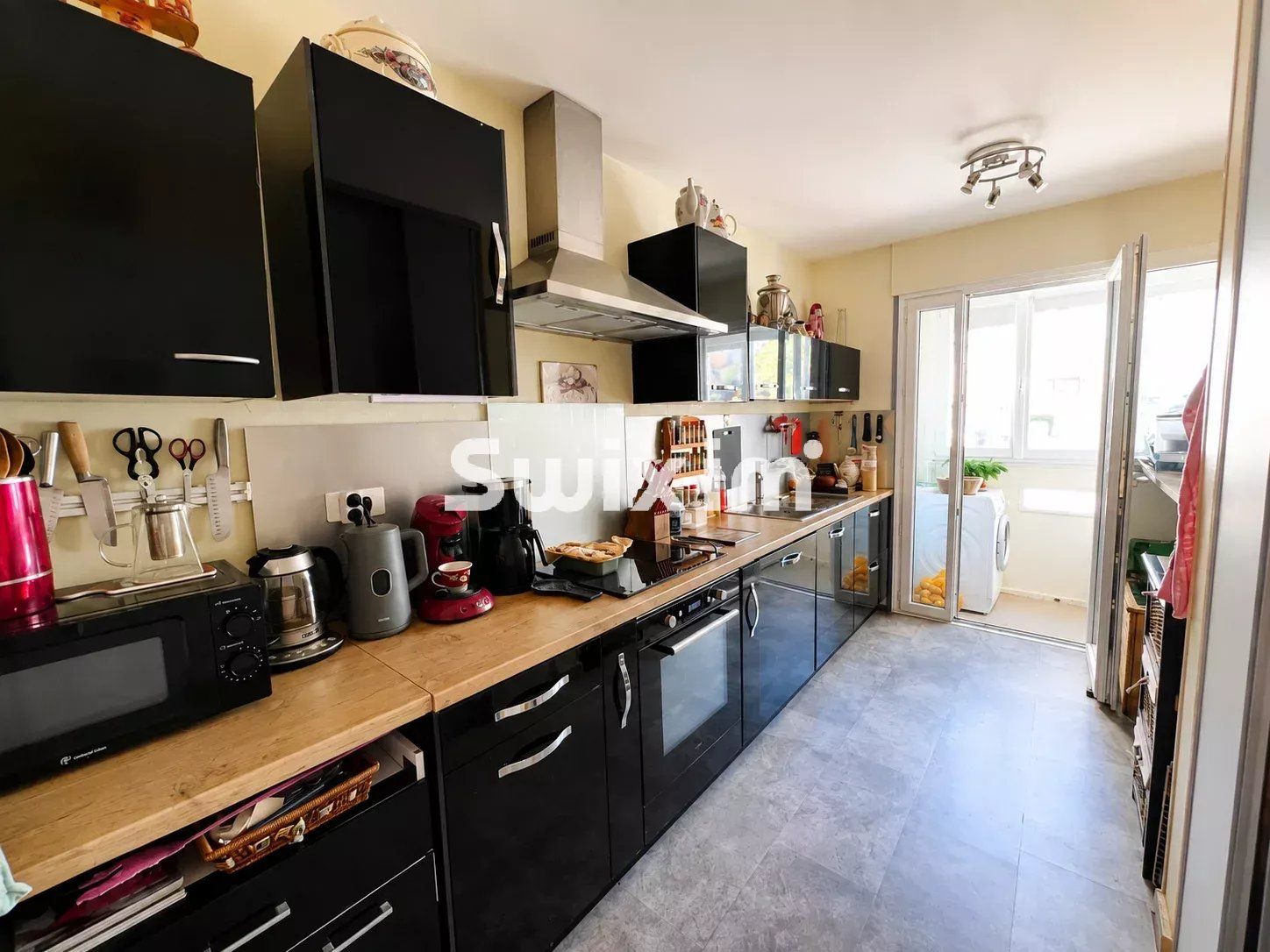 apartment 5 Rooms for sale on Lons-le-Saunier (39000)