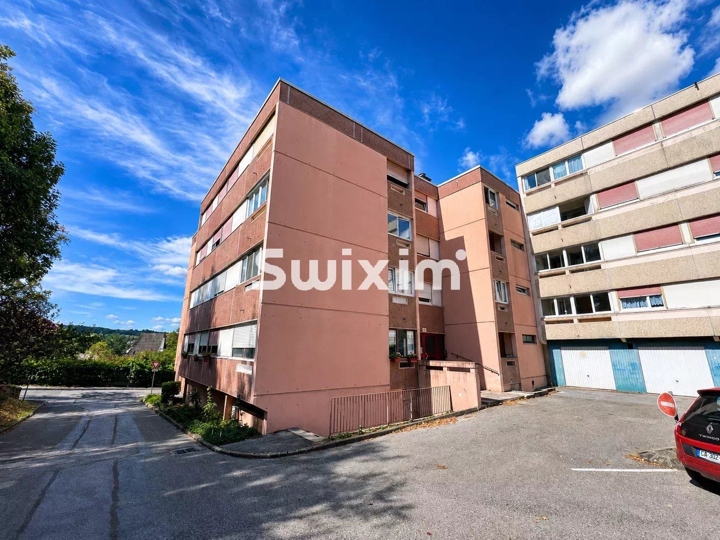 apartment 5 Rooms for sale on Lons-le-Saunier (39000)
