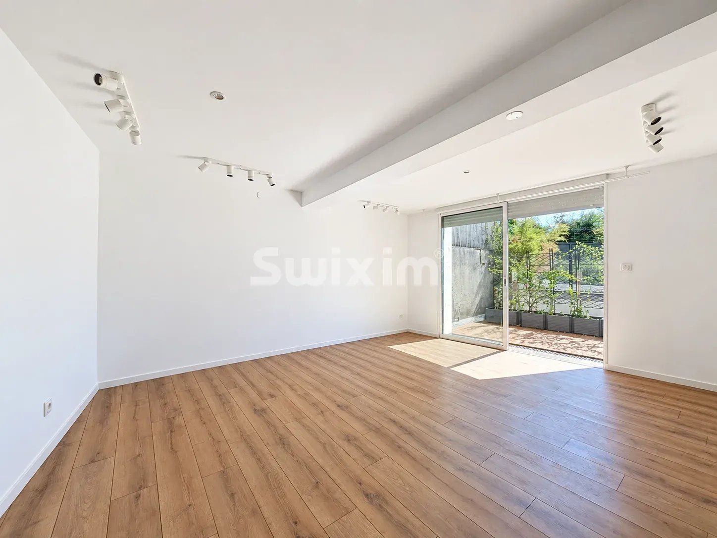 house 10 Rooms for sale on Annemasse (74100)