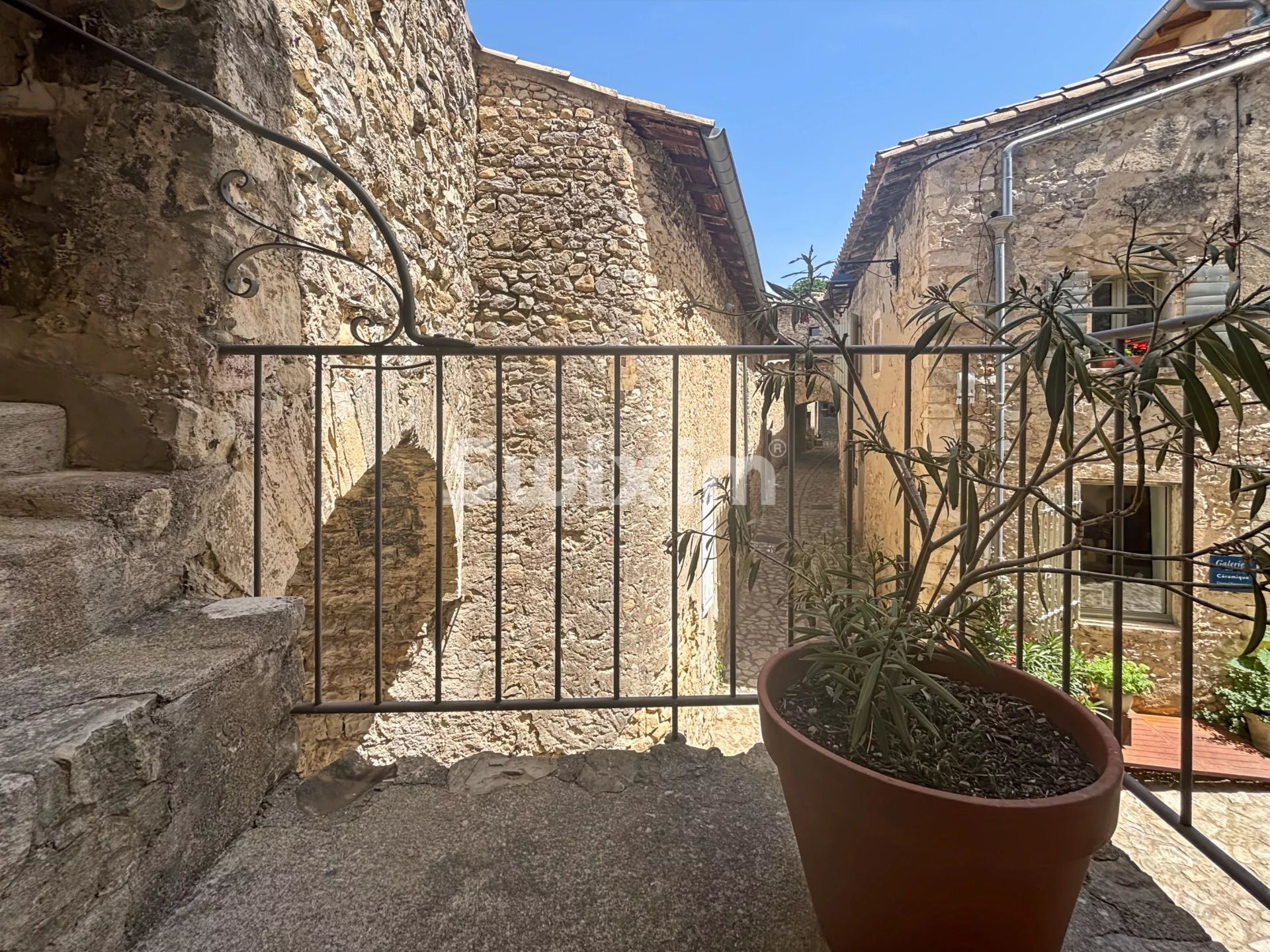 casa 6 Camere in vendita su Mirmande (26270)