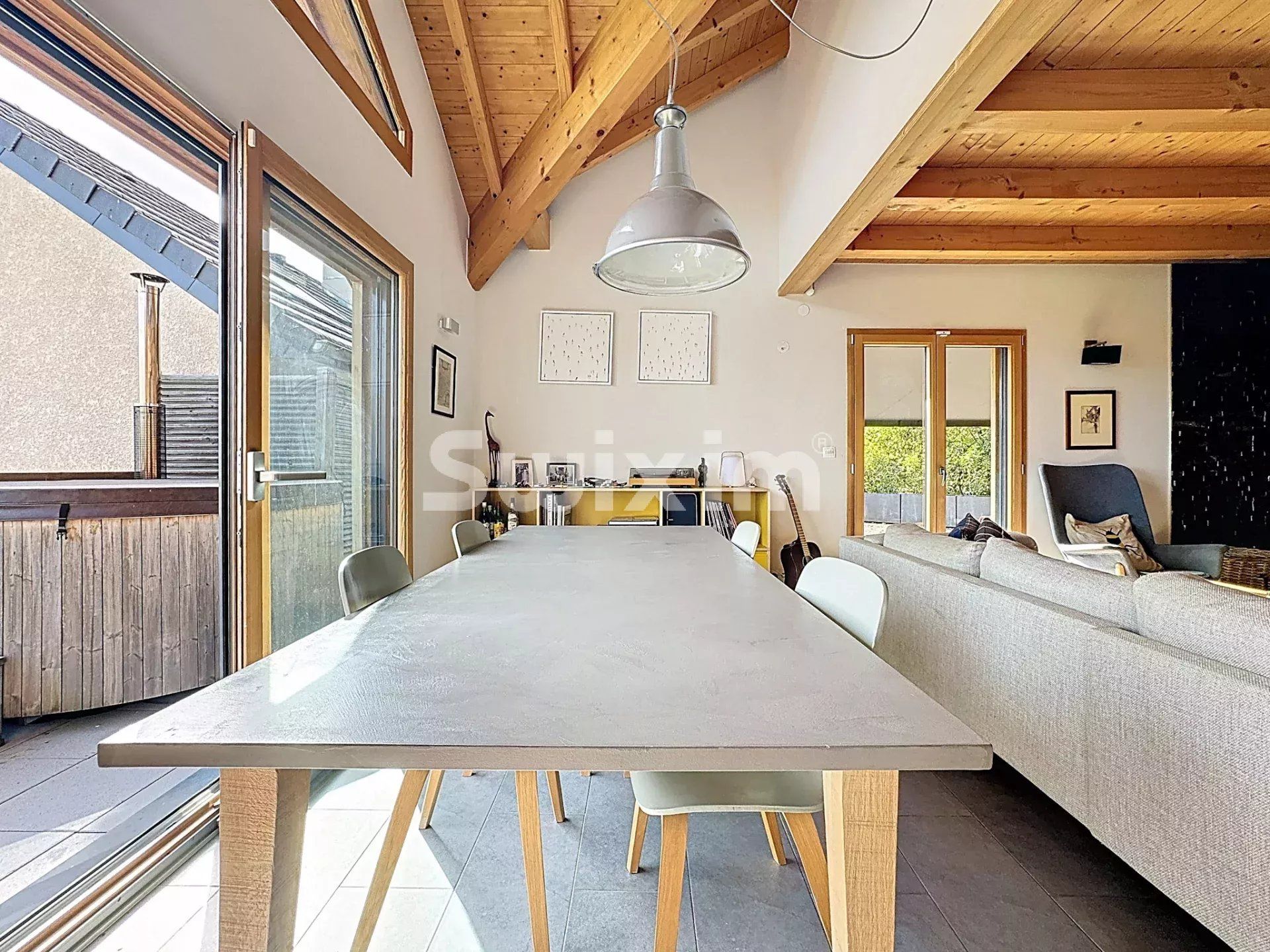 casa 6 Quartos para venda sobre Grilly (01220)
