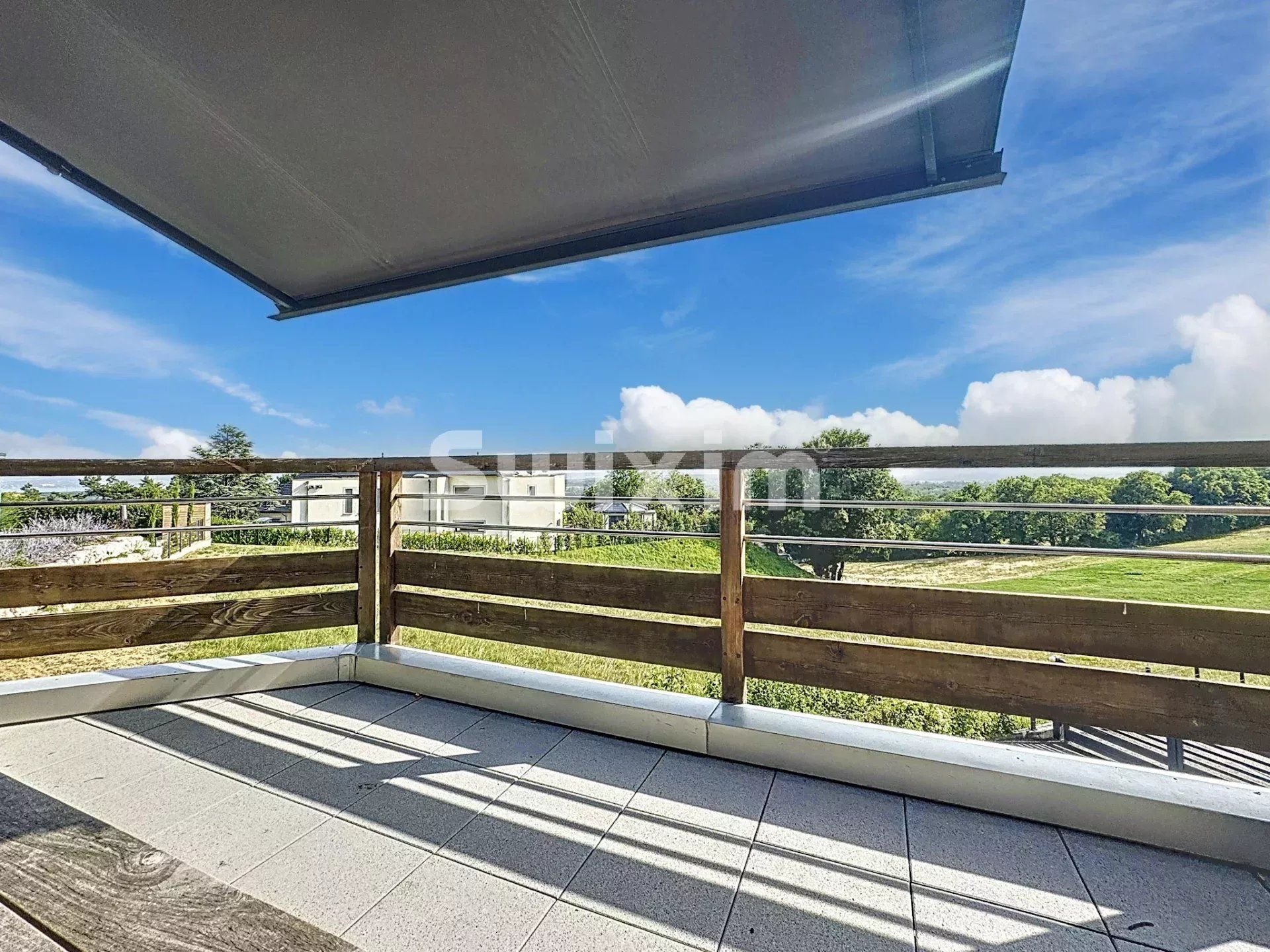 casa 6 Quartos para venda sobre Grilly (01220)