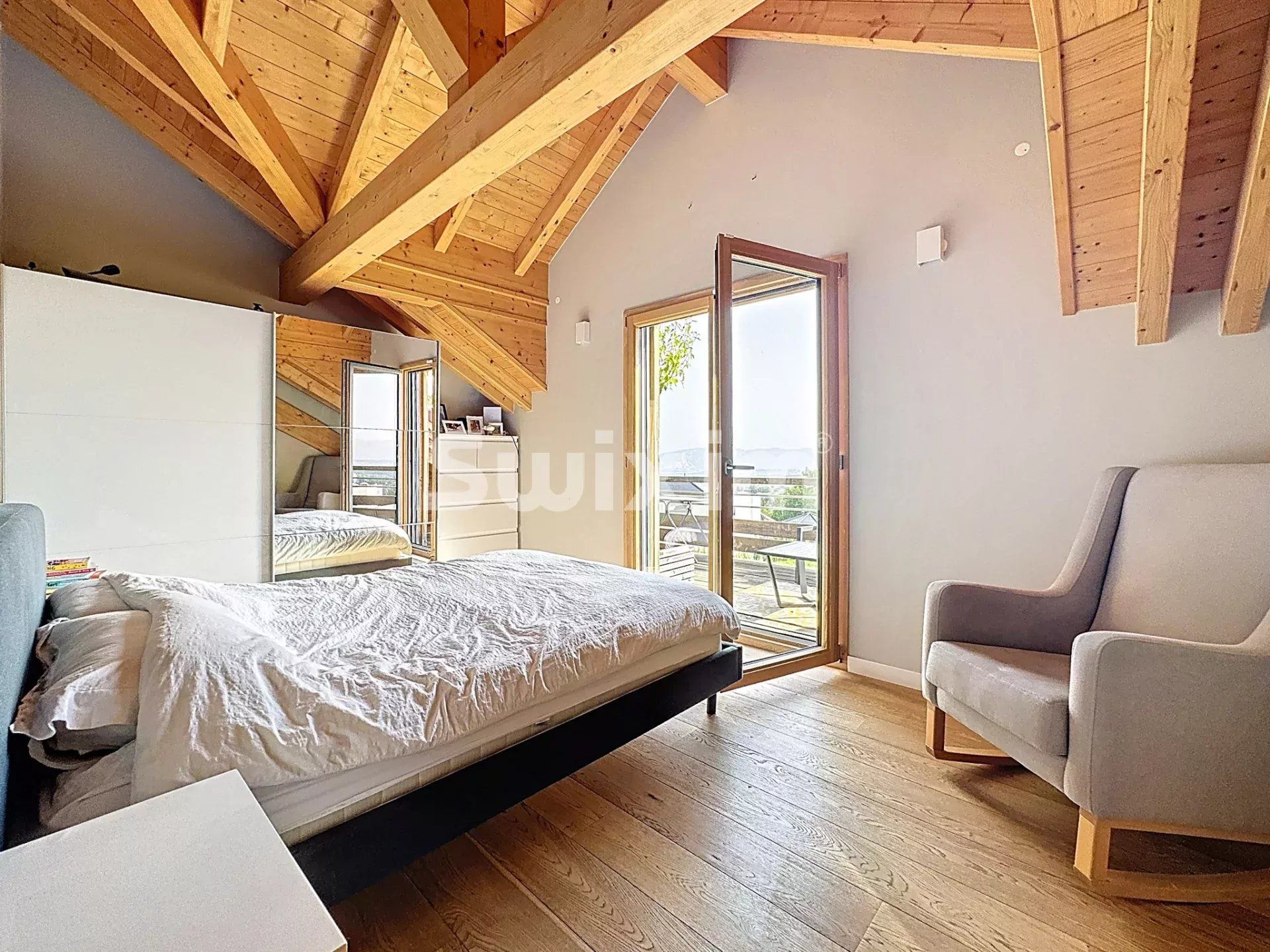 casa 6 Quartos para venda sobre Grilly (01220)