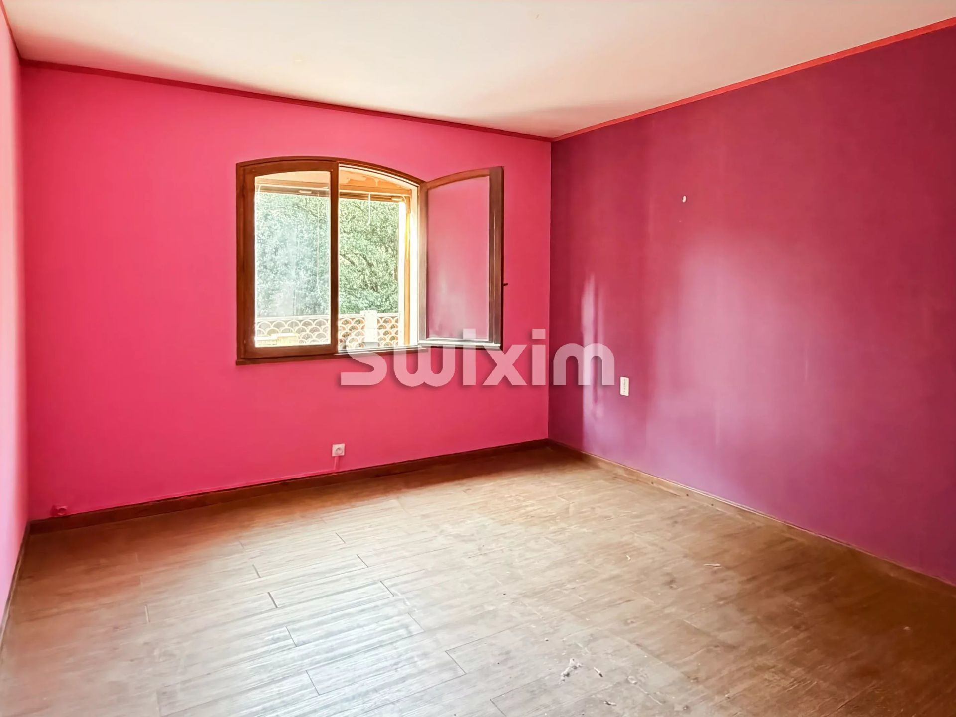 casa 7 Camere in vendita su Orange (84100)