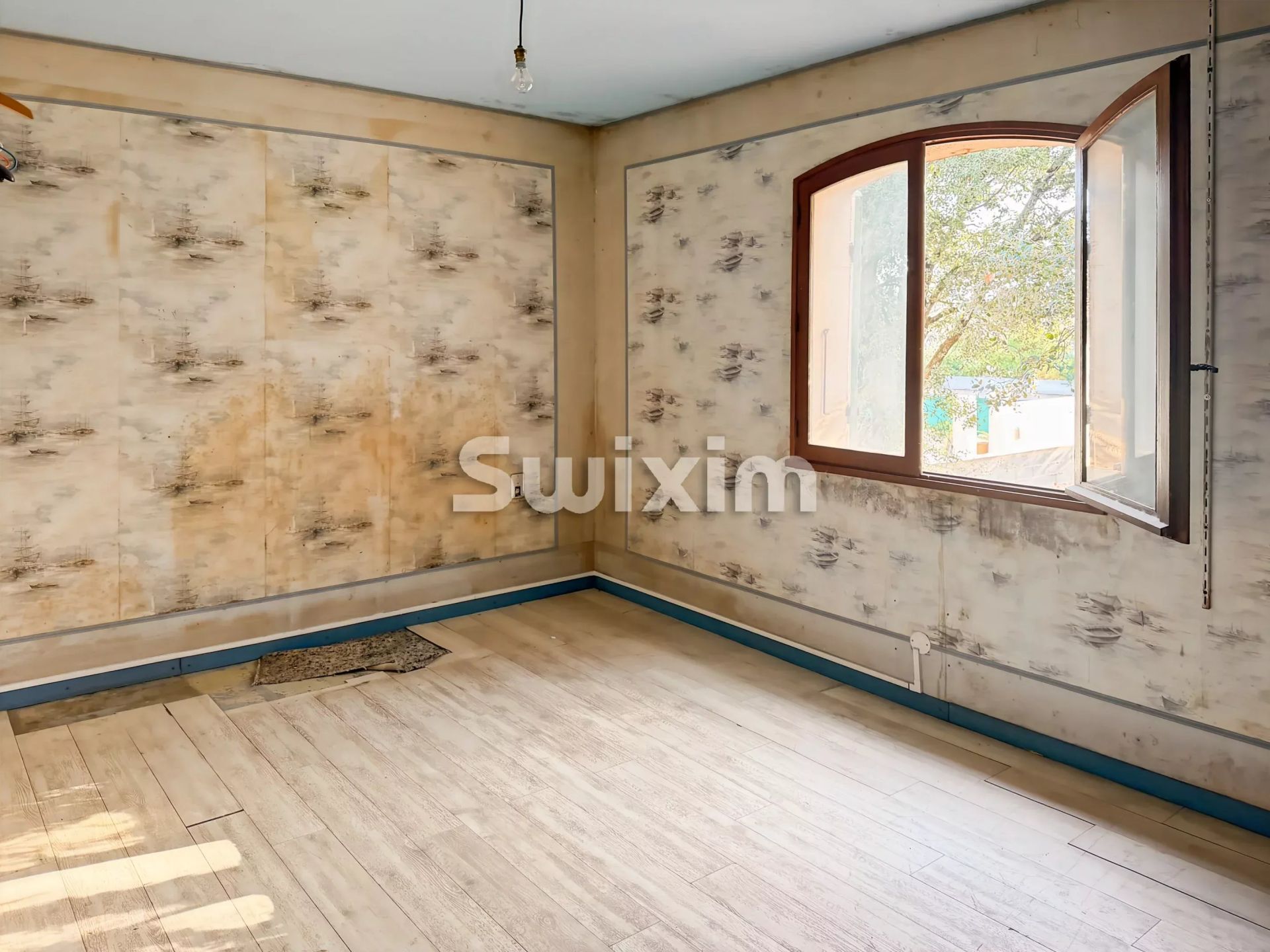 casa 7 Camere in vendita su Orange (84100)