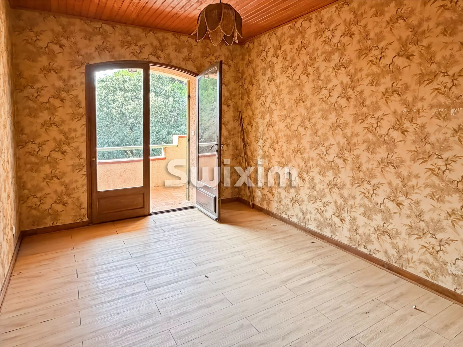 casa 7 Camere in vendita su Orange (84100)