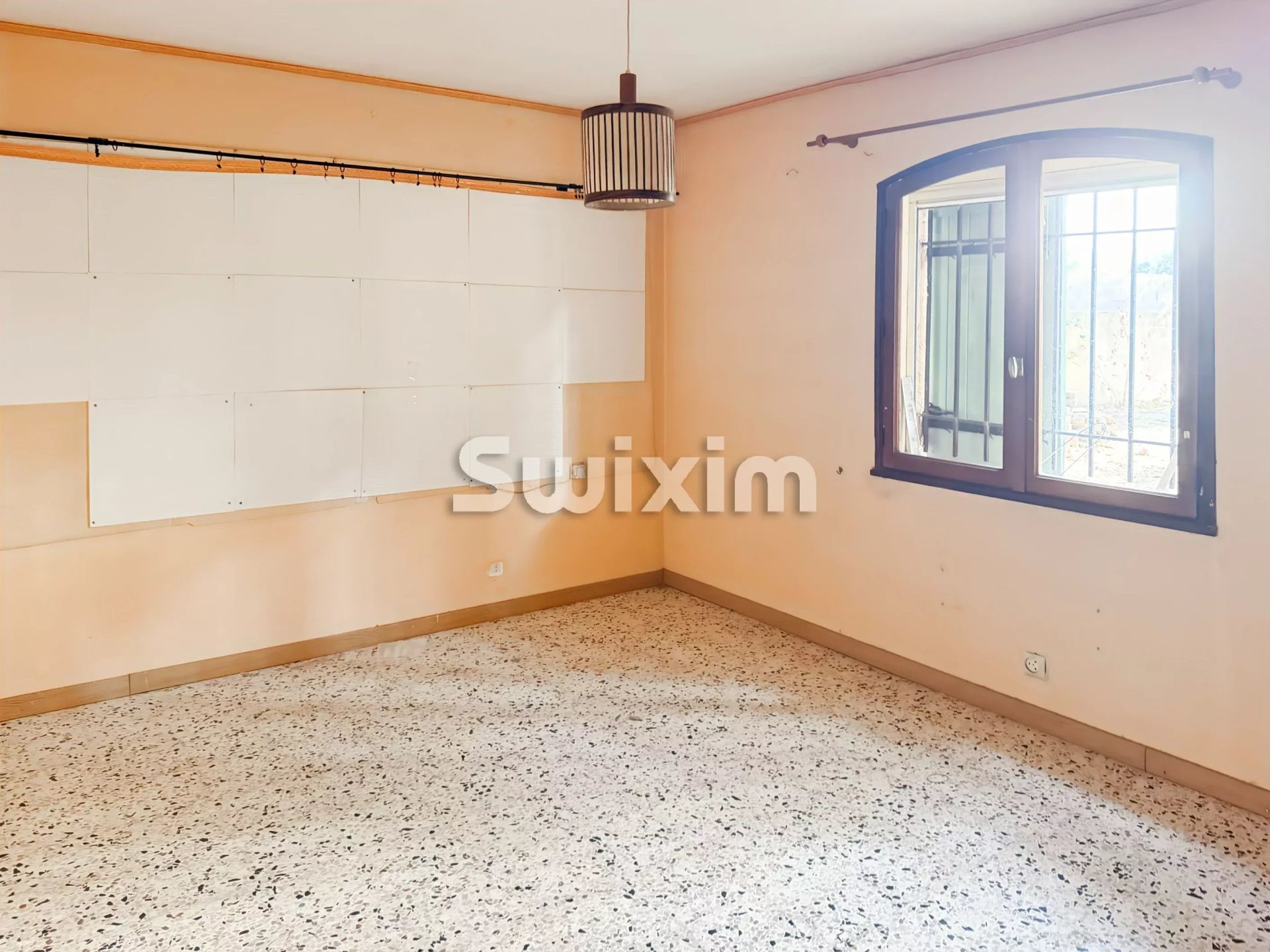 casa 7 Camere in vendita su Orange (84100)