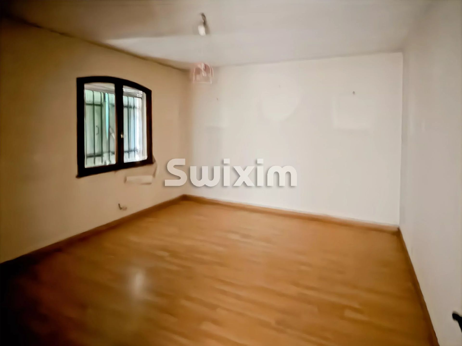 casa 7 Camere in vendita su Orange (84100)