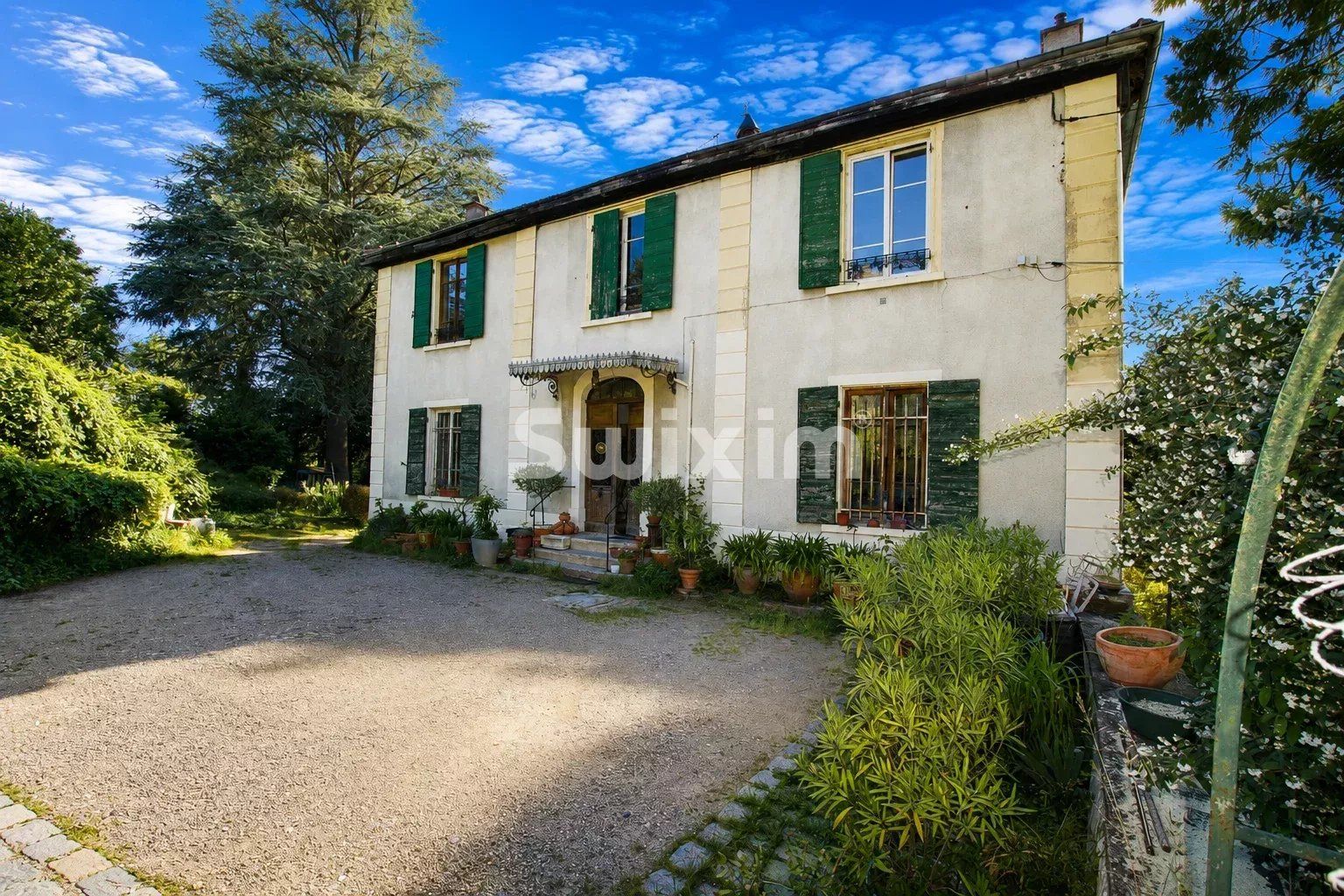 proprietà 9 Camere in vendita su Écully (69130)