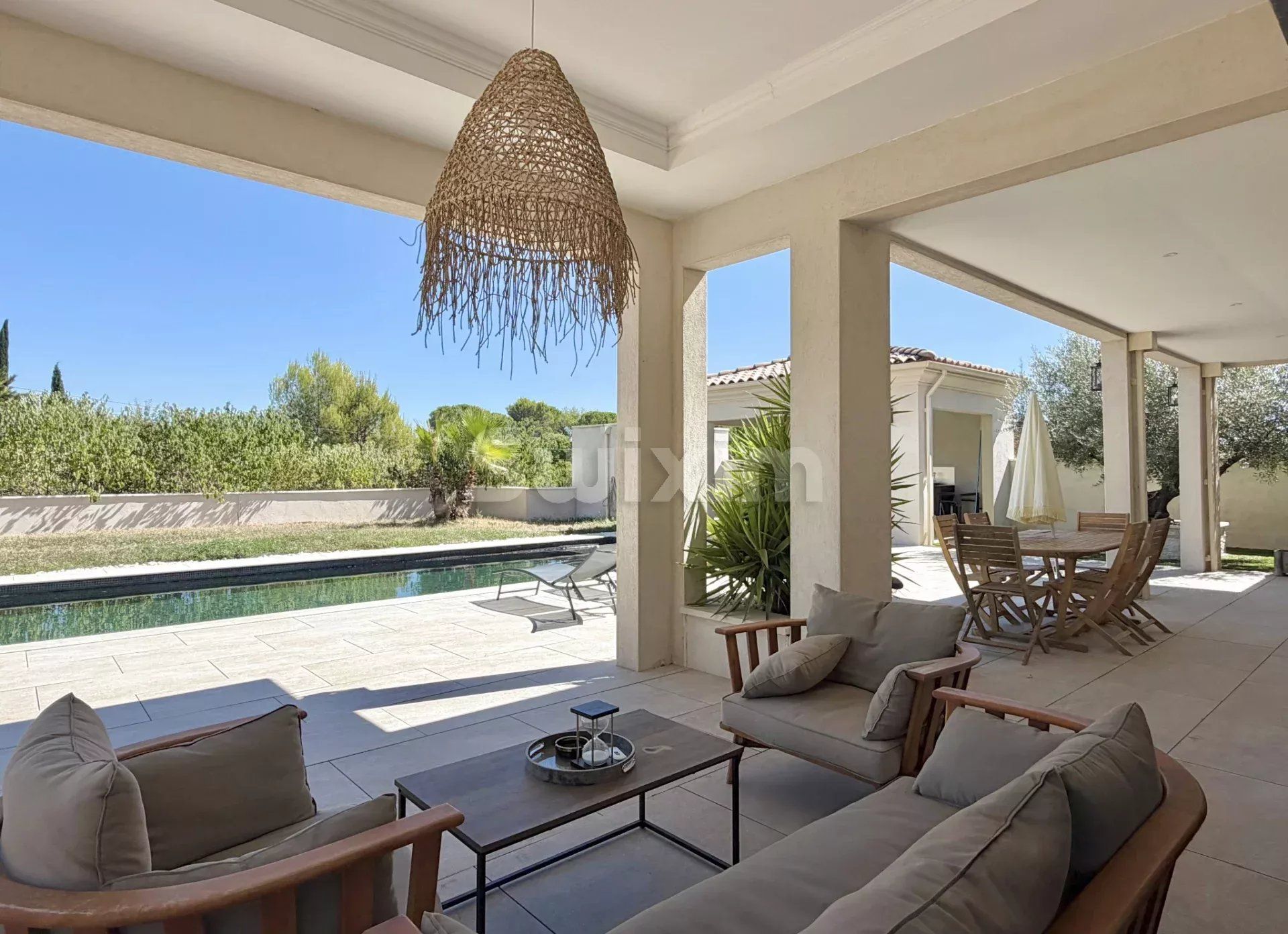 villa 6 Camere in vendita su Alès (30100)