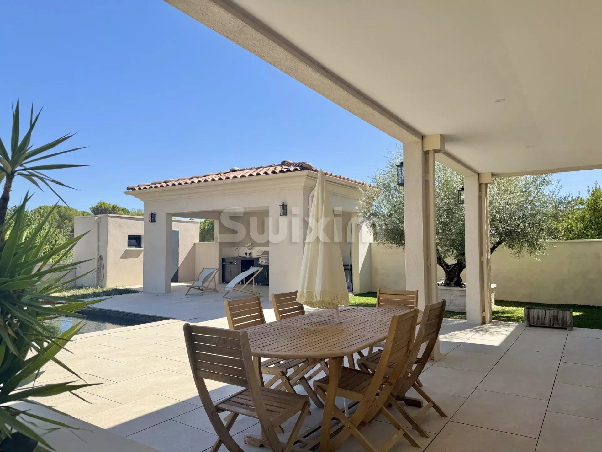 villa 6 Camere in vendita su Alès (30100)