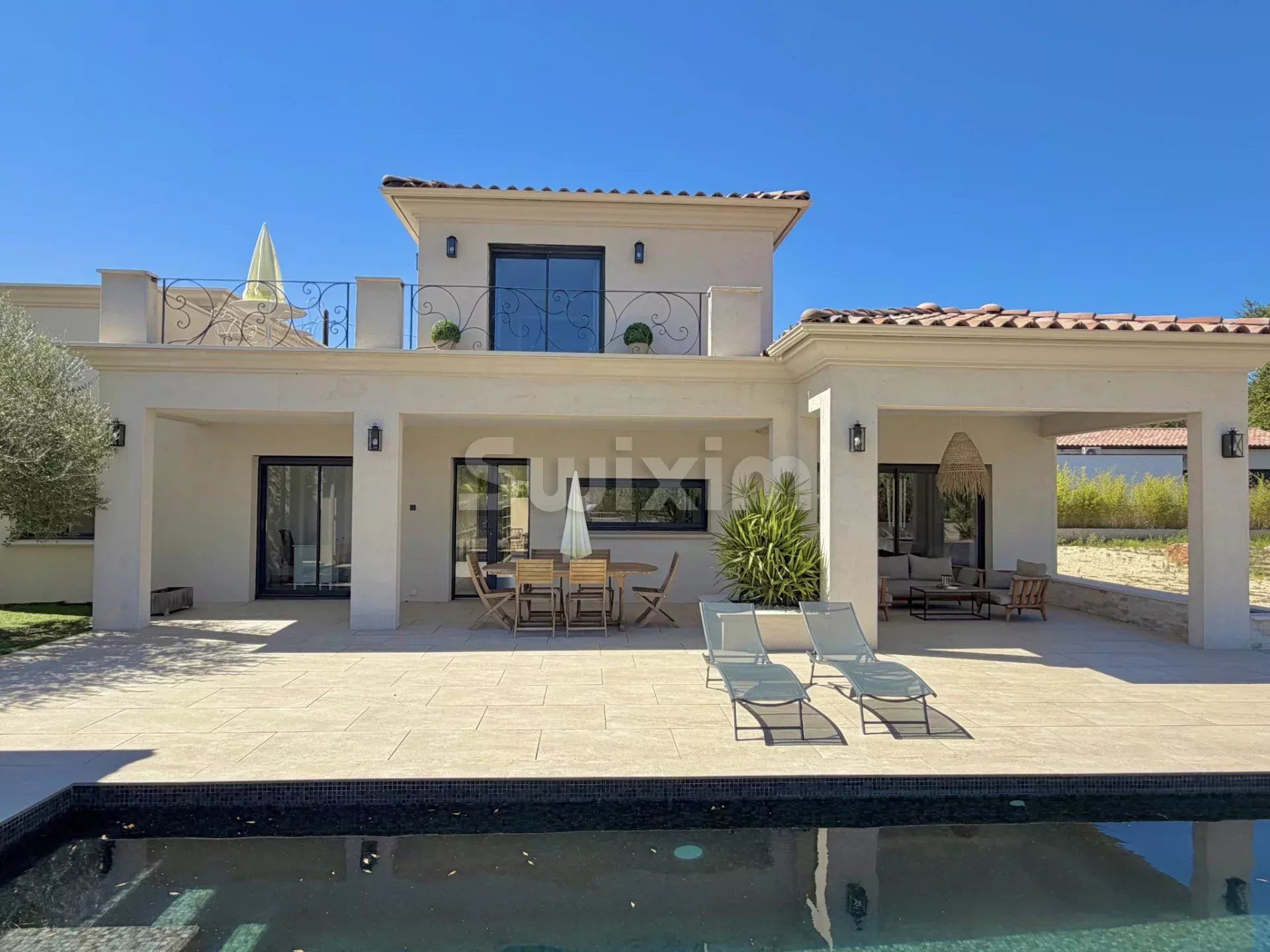 villa 6 Camere in vendita su Alès (30100)