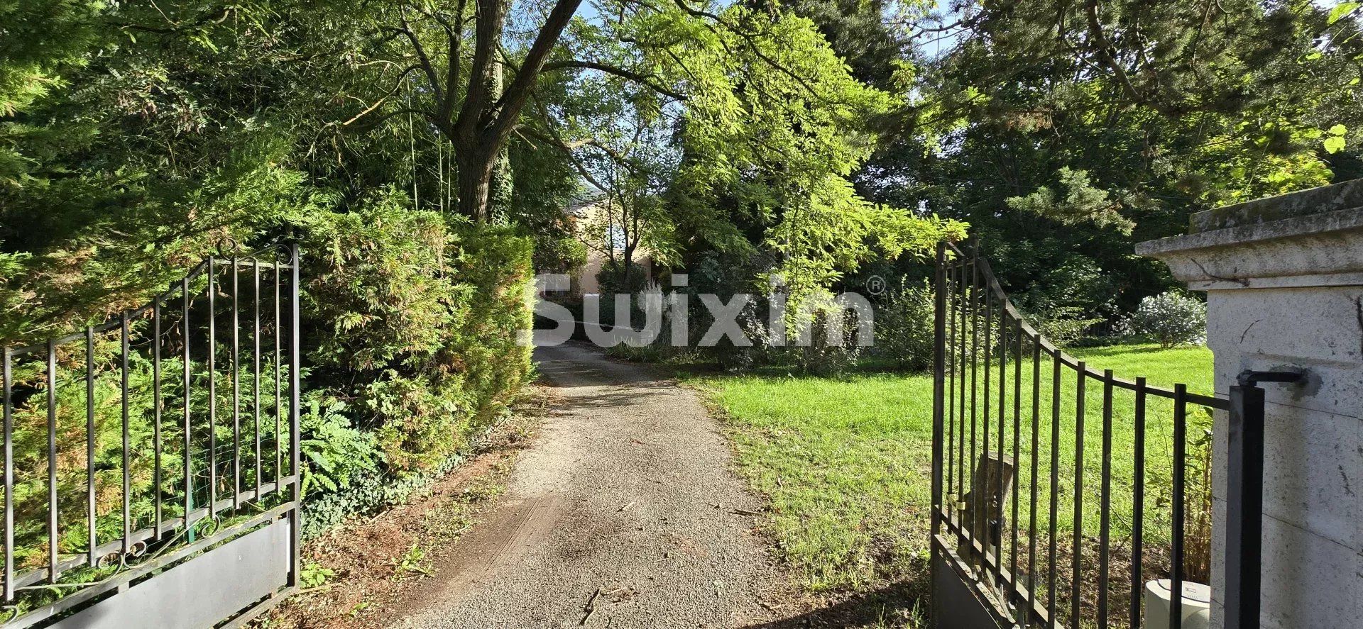 house 12 Rooms for sale on Dieulefit (26220)