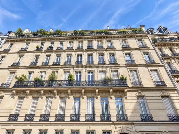 Sale Apartment Paris 10ème 5&nbsp;Rooms 145&nbsp;m²