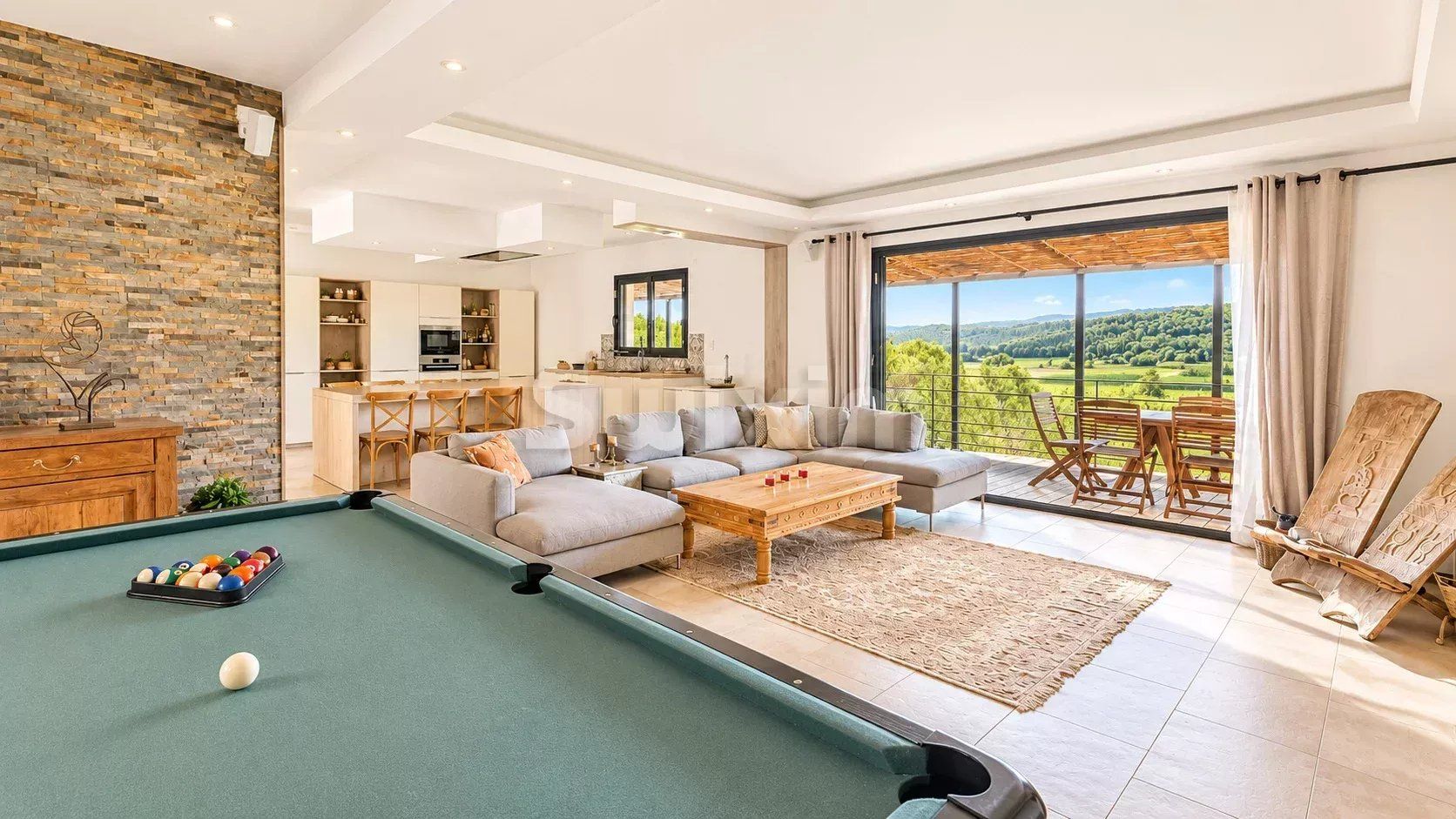 villa 8 Rooms for sale on Goudargues (30630)