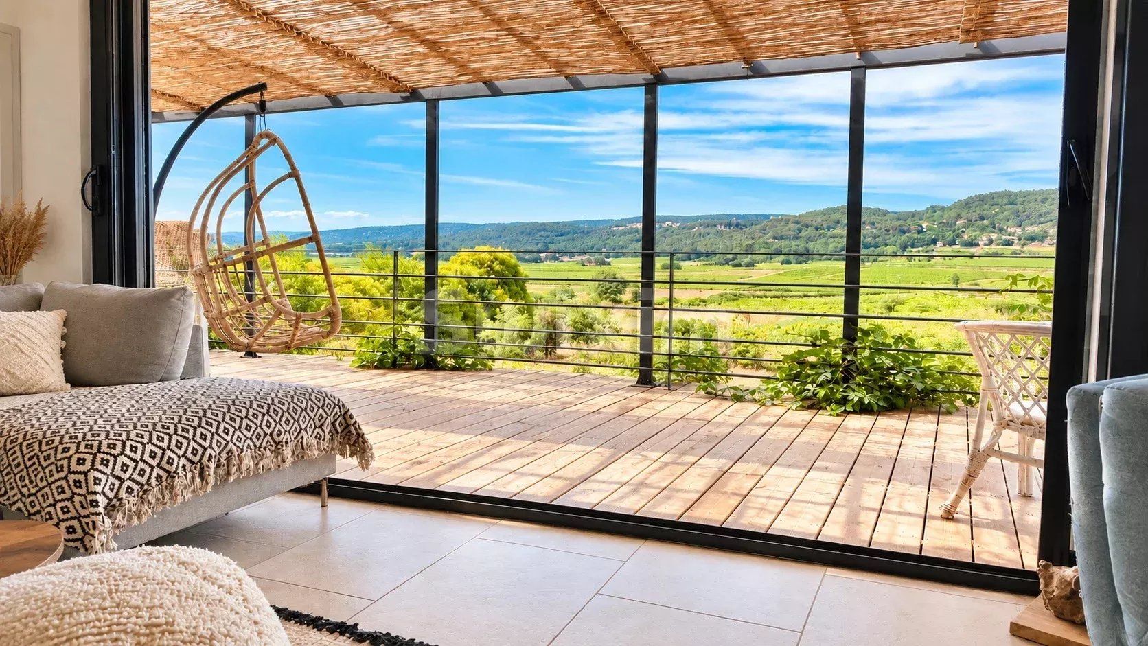 villa 8 Rooms for sale on Goudargues (30630)