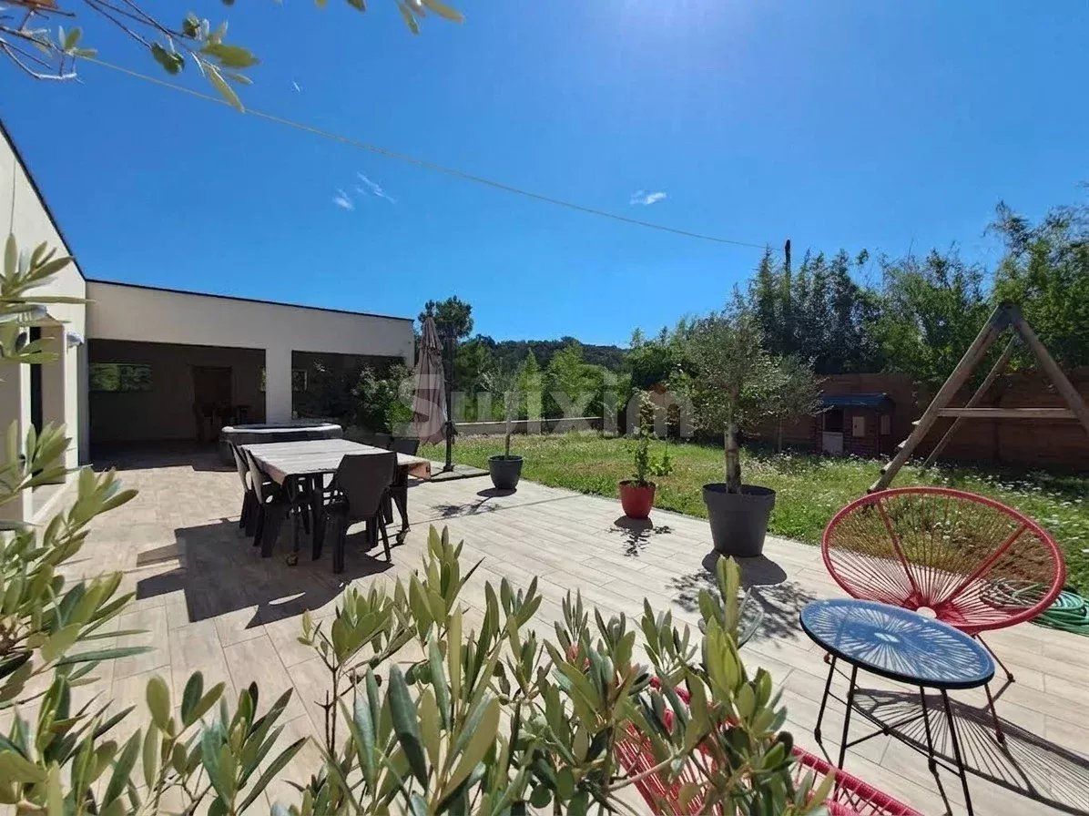villa 8 Rooms for sale on Vallon-Pont-d'Arc (07150)