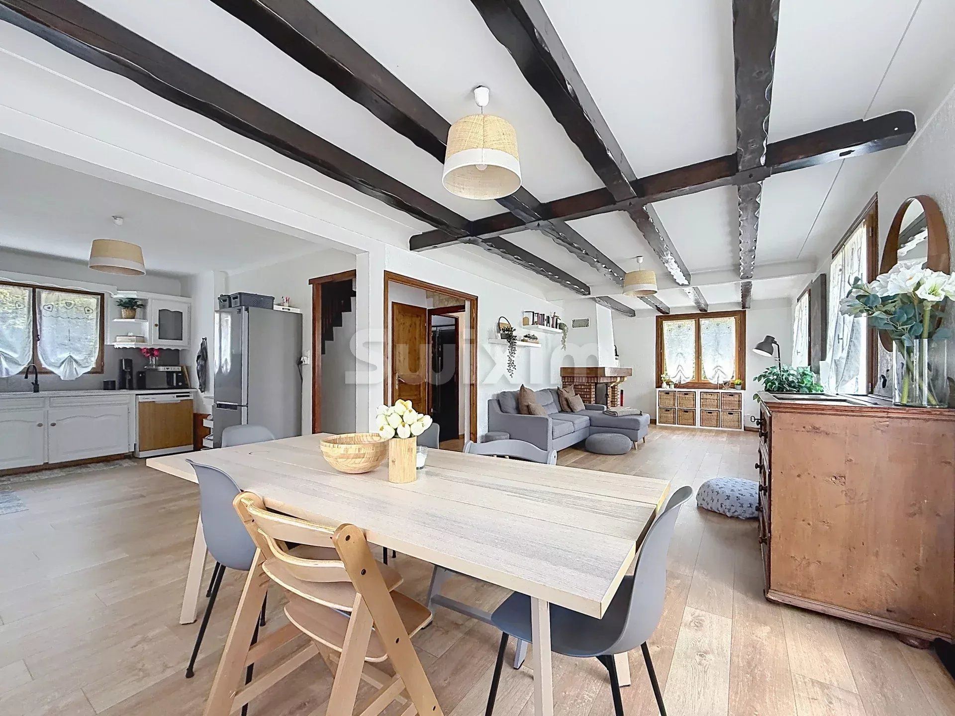 house 6 Rooms for sale on Passy (74190)