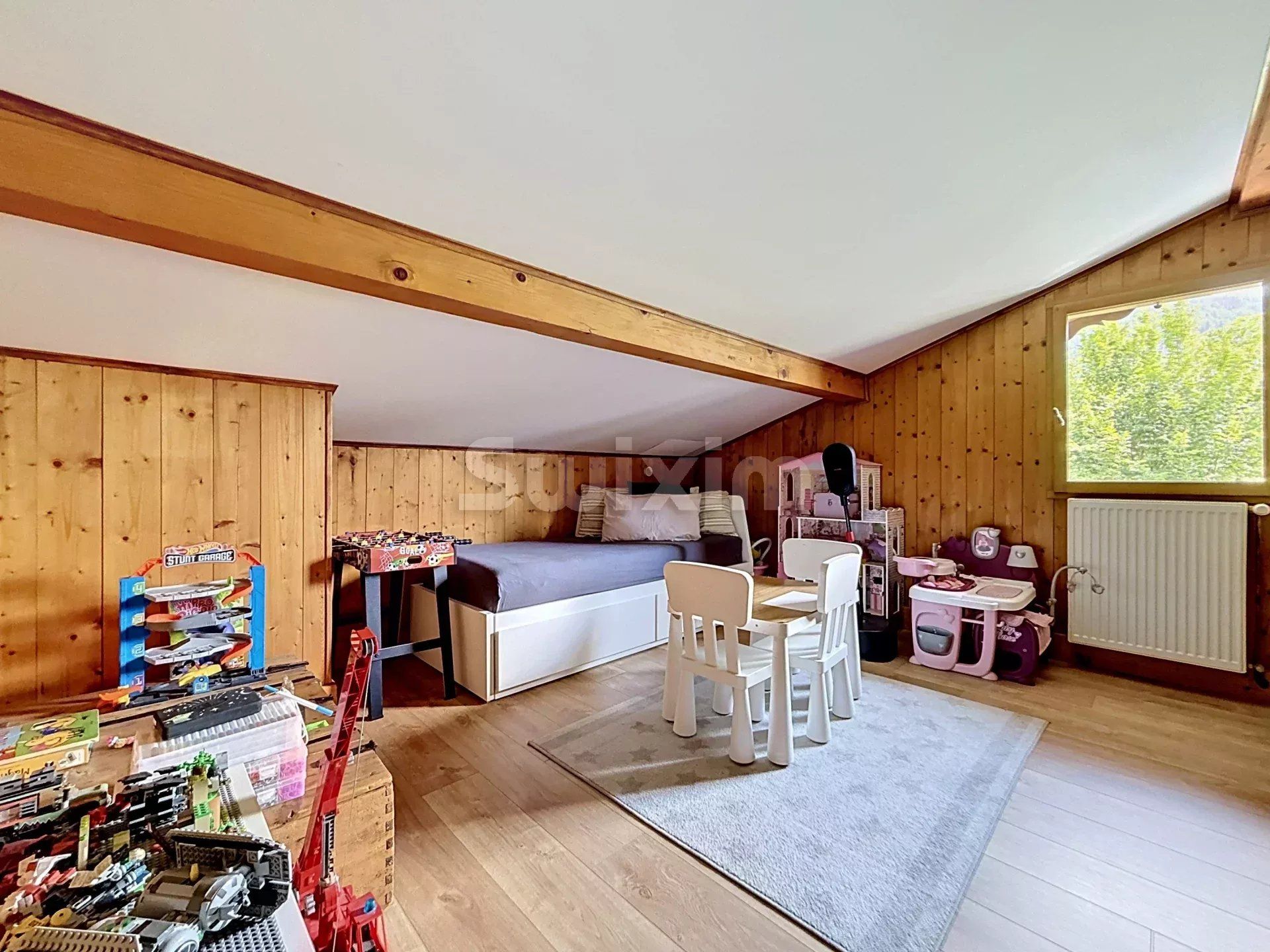 house 6 Rooms for sale on Passy (74190)