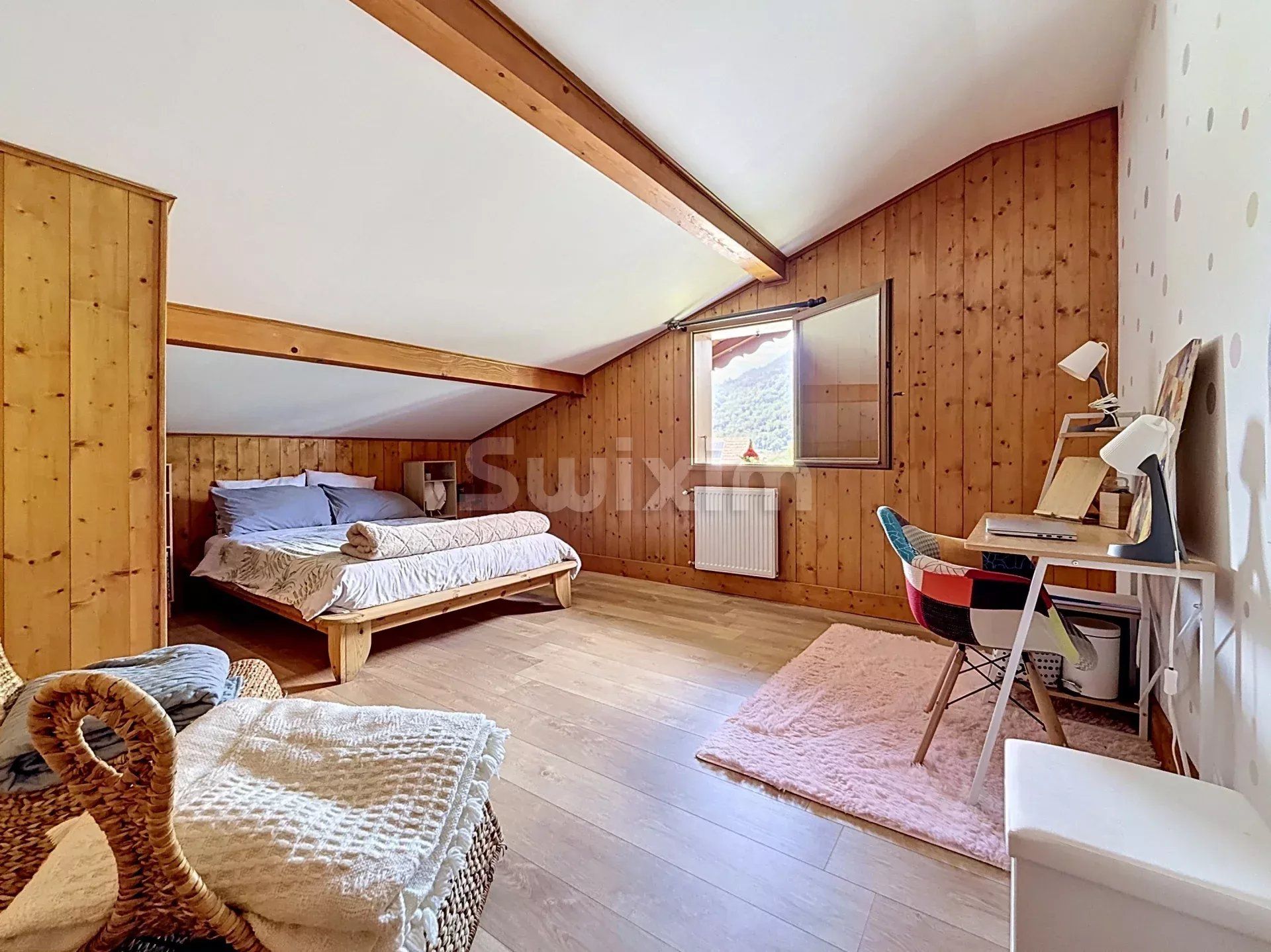 house 6 Rooms for sale on Passy (74190)