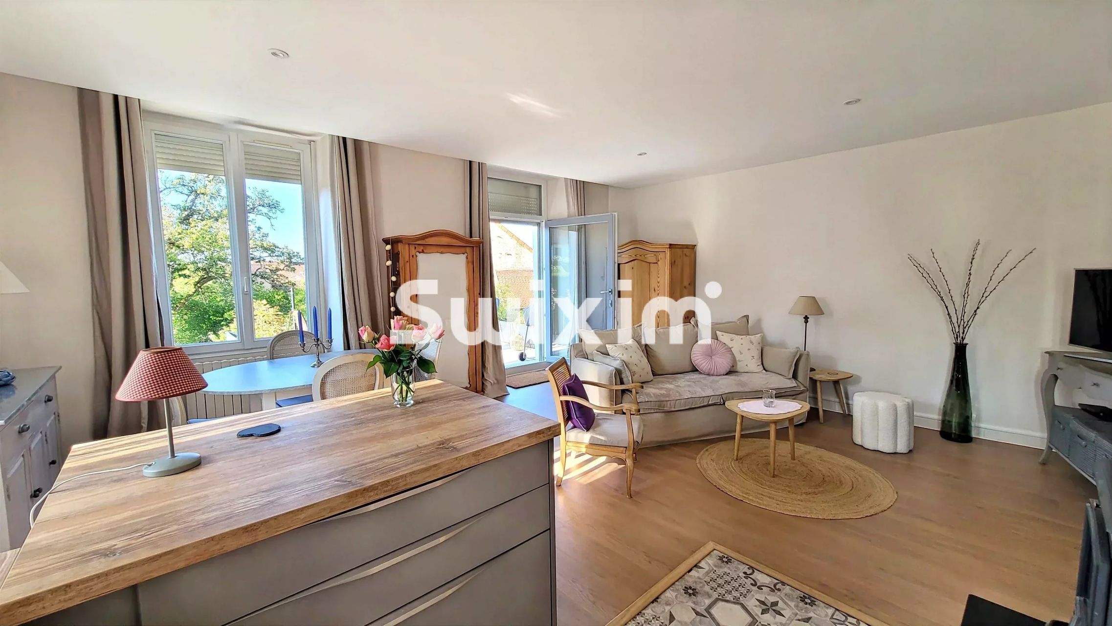 house 4 Rooms for sale on Lons-le-Saunier (39000)