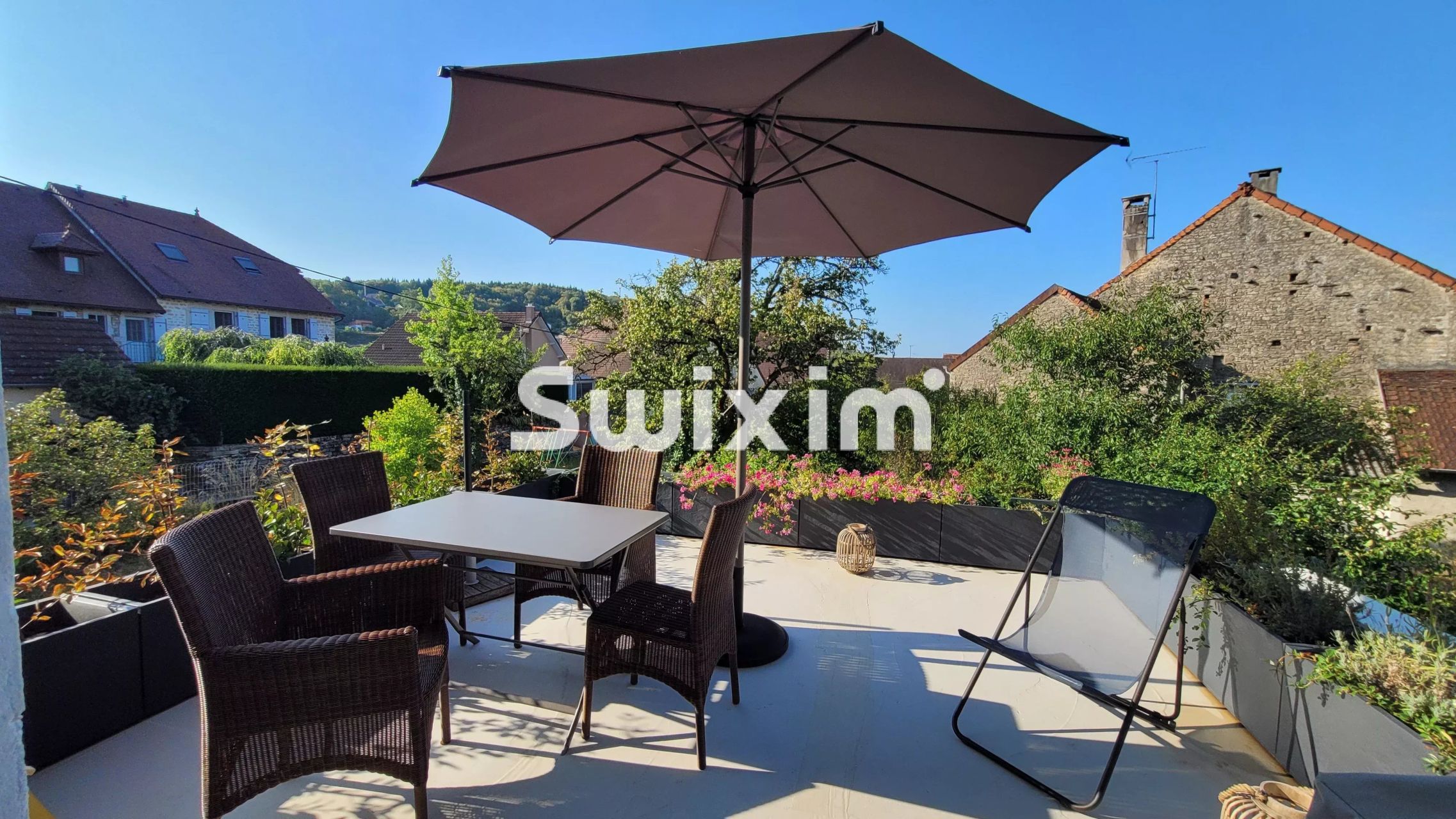 house 4 Rooms for sale on Lons-le-Saunier (39000)