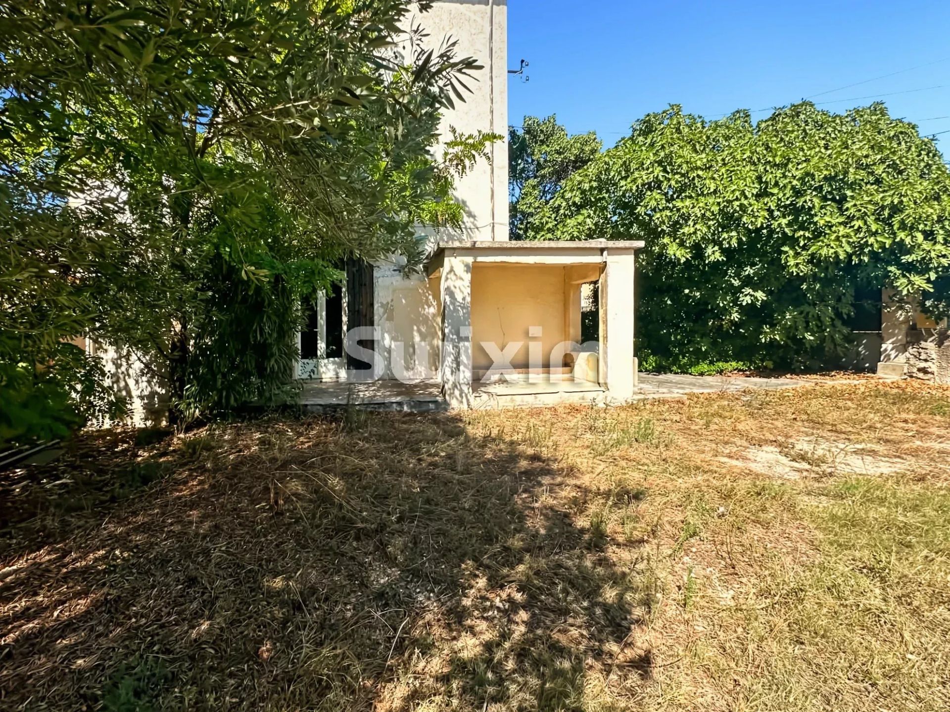 house 8 Rooms for sale on Orange (84100)