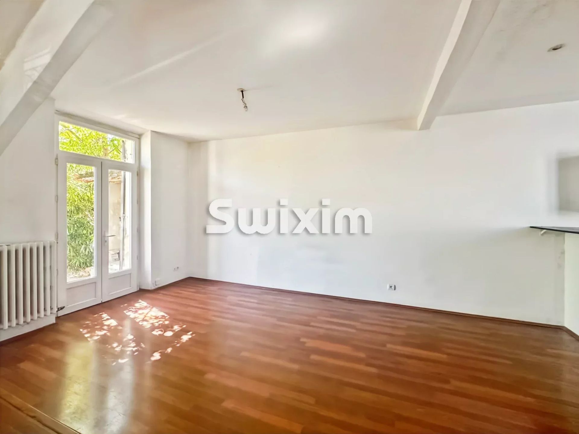 house 8 Rooms for sale on Orange (84100)