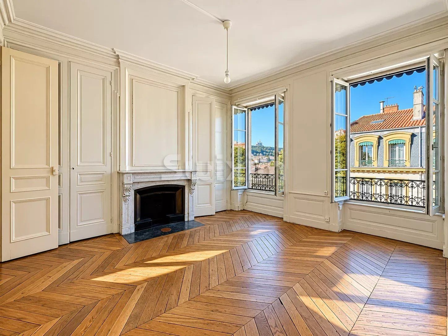 apartment 4 Rooms for sale on Lyon 1er (69001)