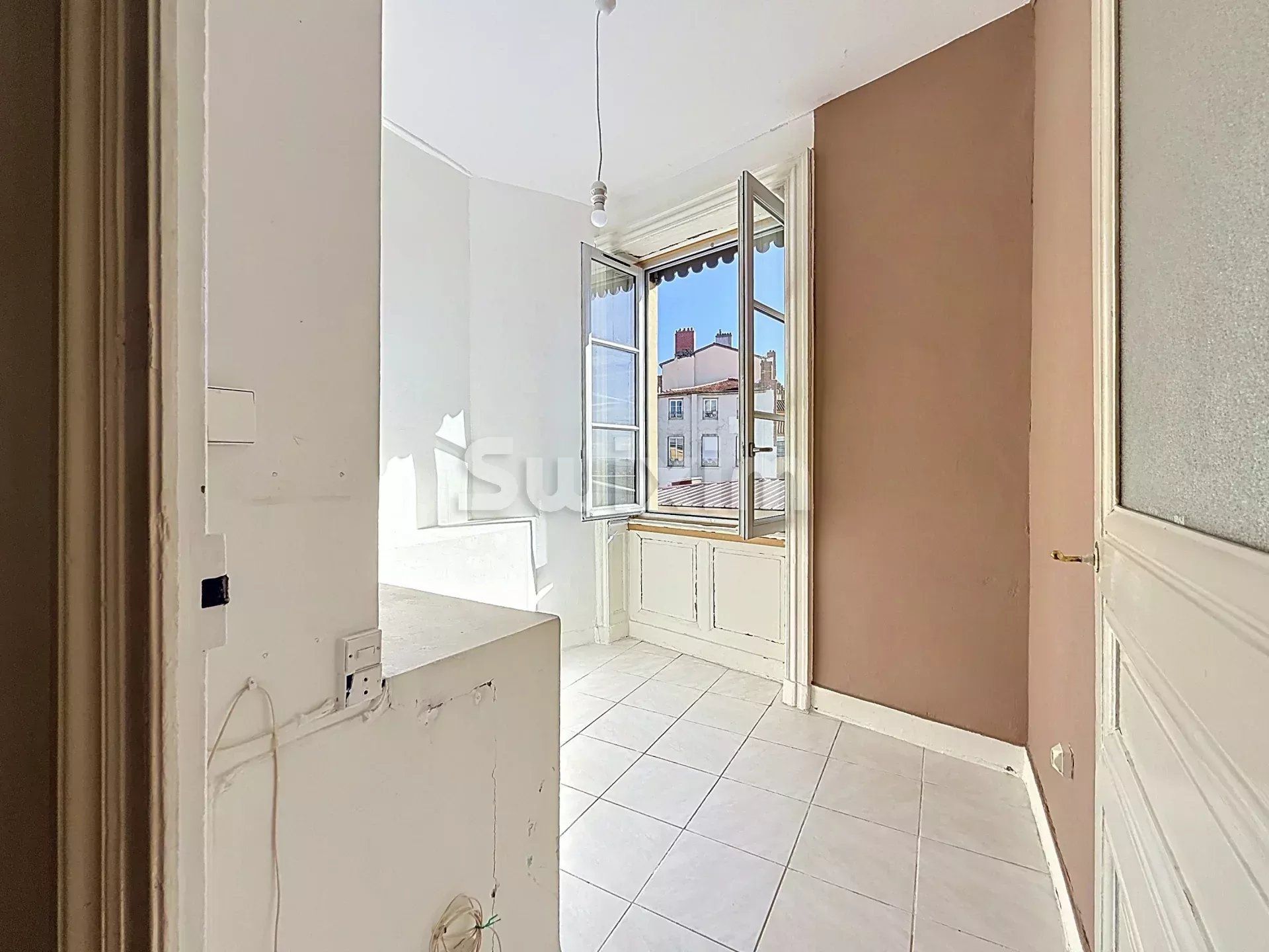 apartment 4 Rooms for sale on Lyon 1er (69001)