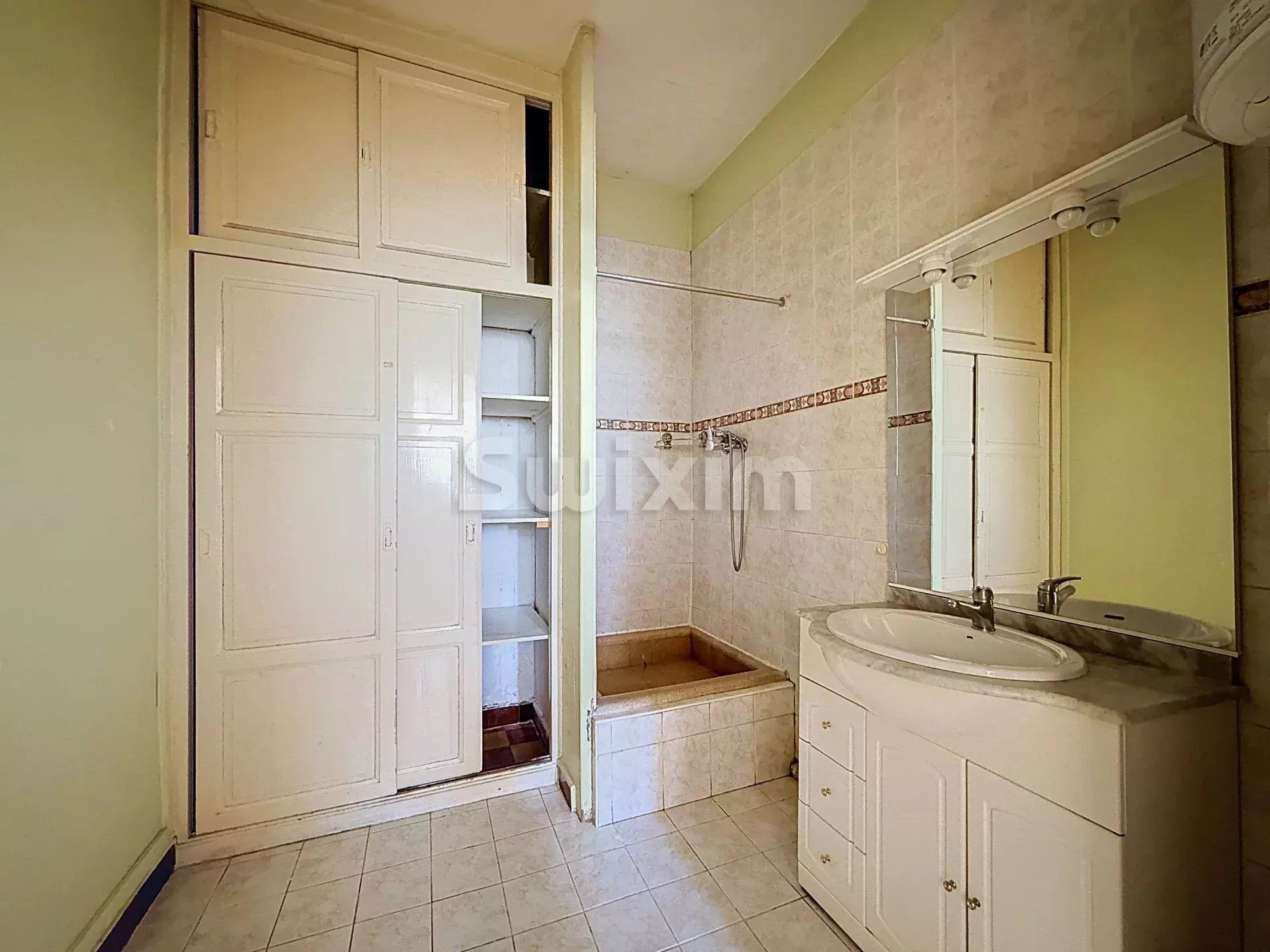 apartment 4 Rooms for sale on Lyon 1er (69001)