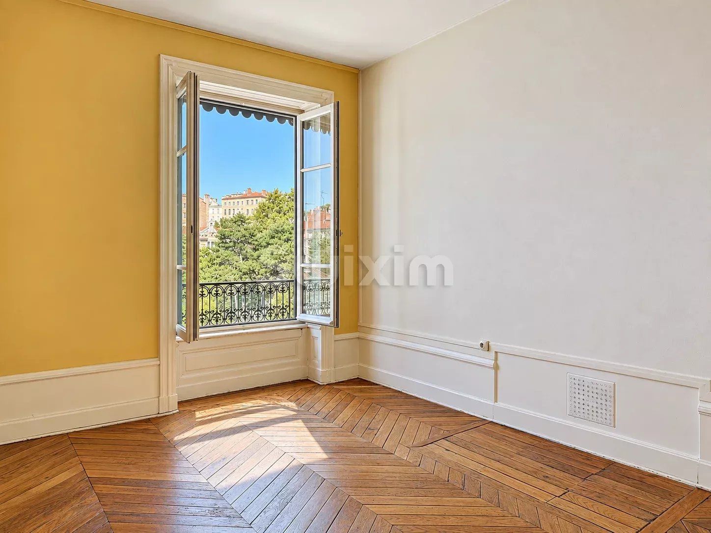 apartment 4 Rooms for sale on Lyon 1er (69001)