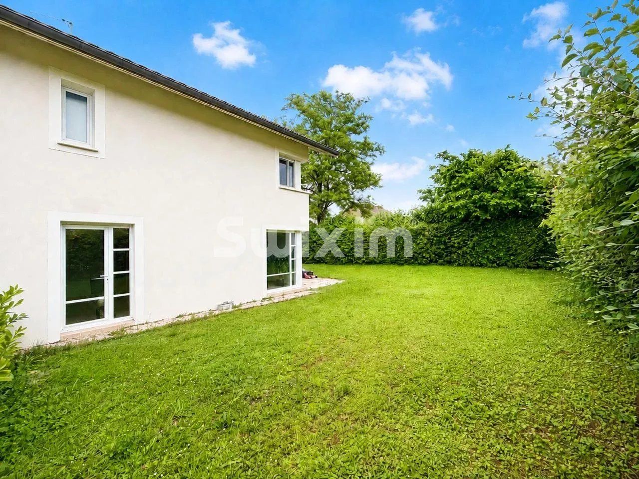 house 4 Rooms for sale on Prévessin-Moëns (01280)