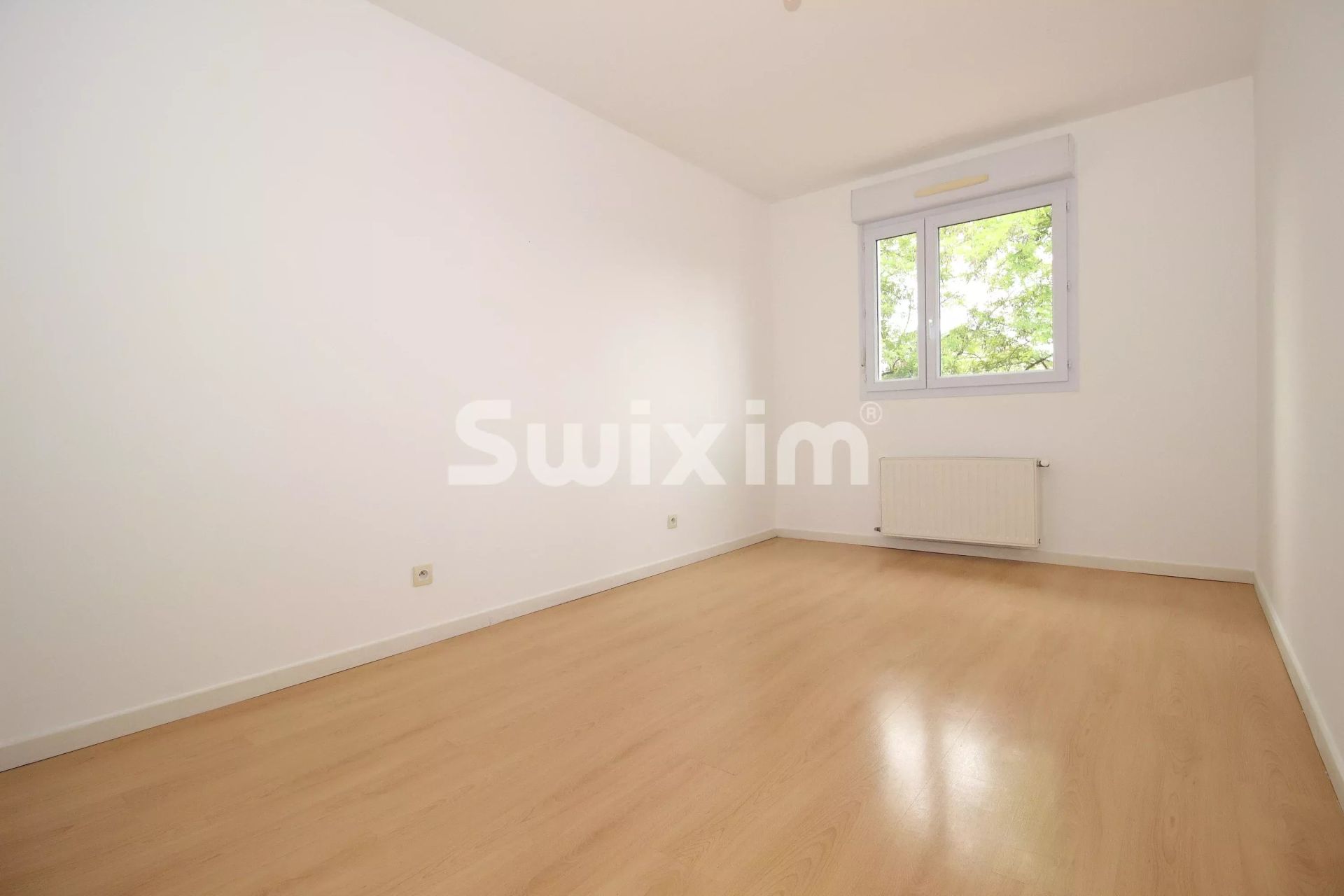 house 4 Rooms for sale on Prévessin-Moëns (01280)