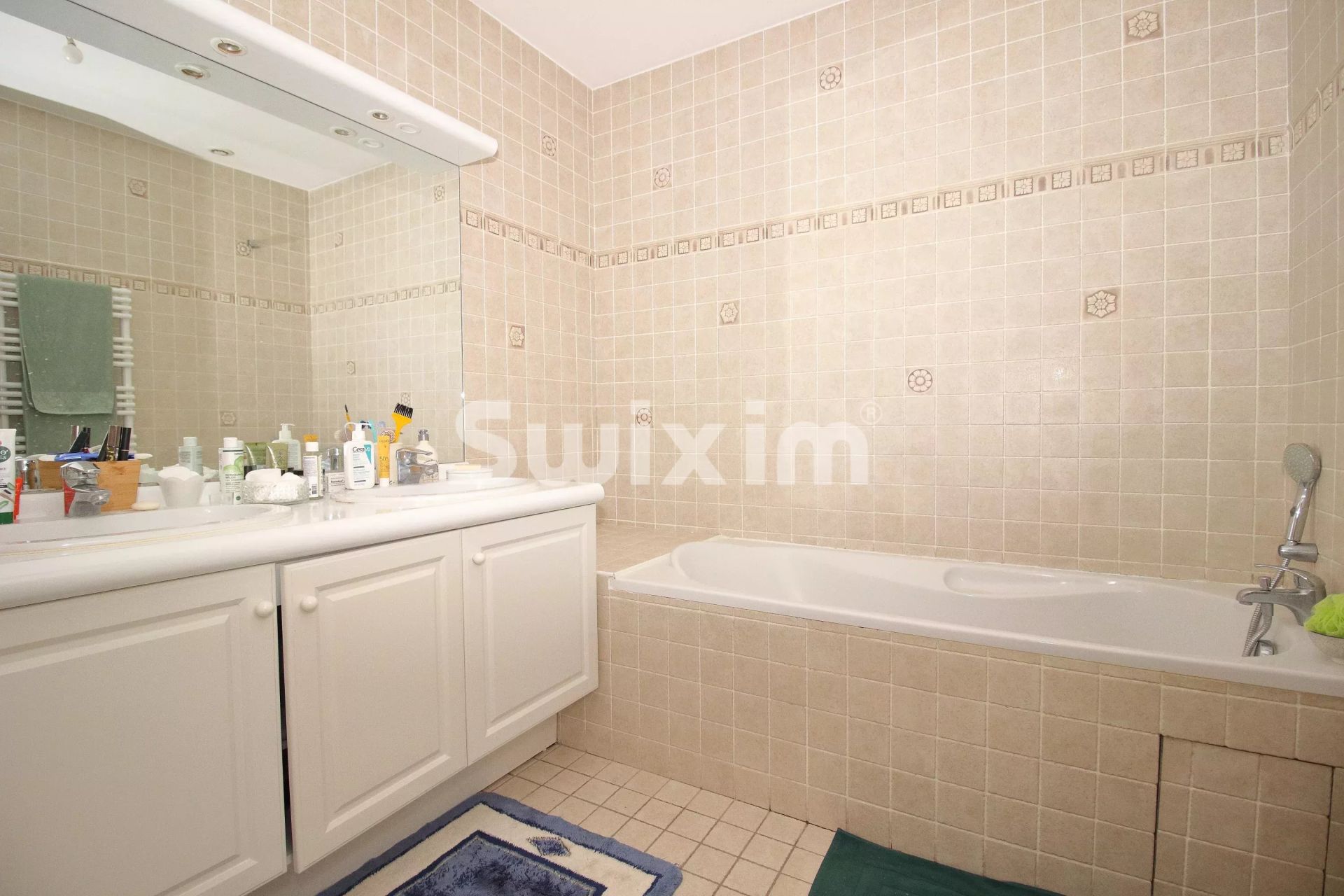 house 4 Rooms for sale on Prévessin-Moëns (01280)