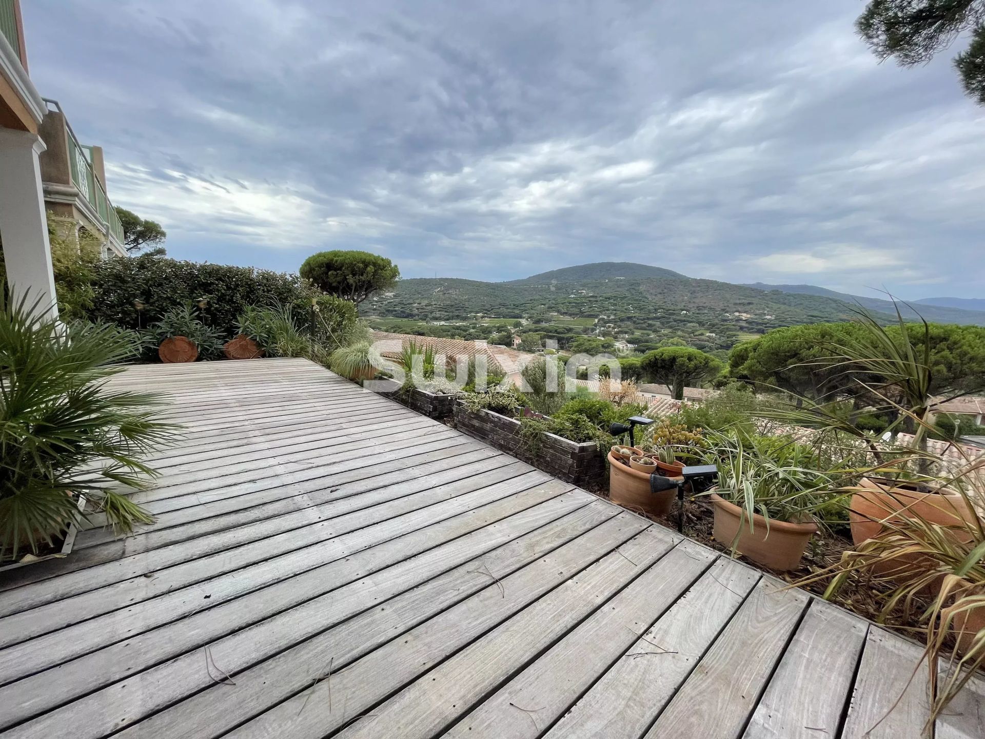 house 6 Rooms for sale on Sainte-Maxime (83120)