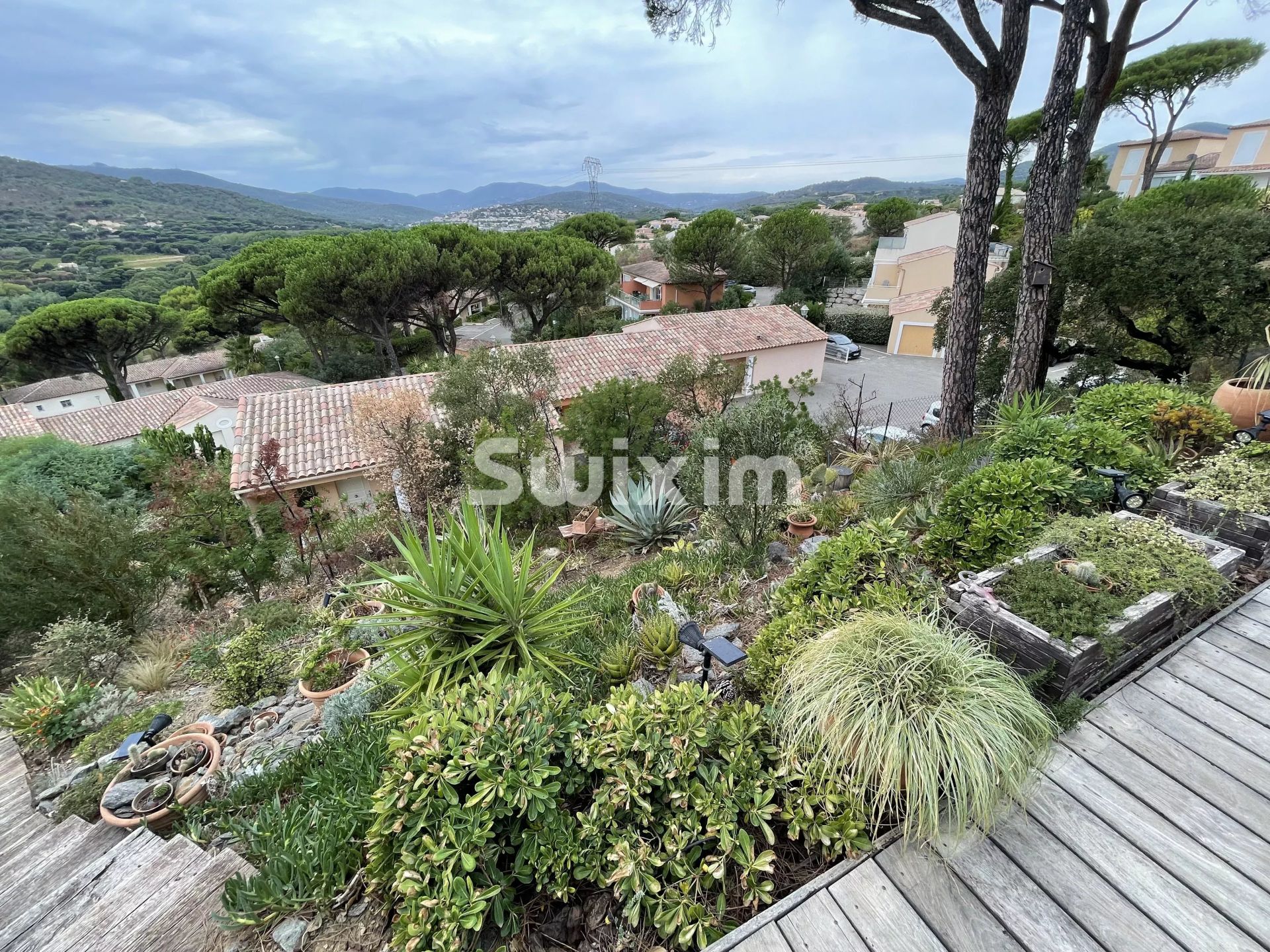 house 6 Rooms for sale on Sainte-Maxime (83120)