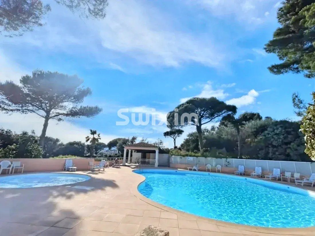 house 6 Rooms for sale on Sainte-Maxime (83120)