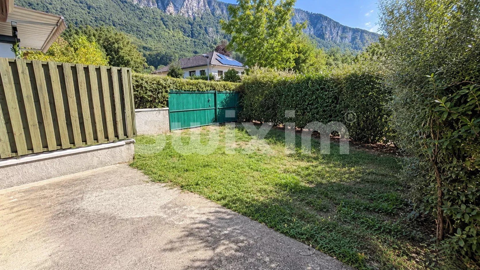house 6 Rooms for sale on Méry (73420)