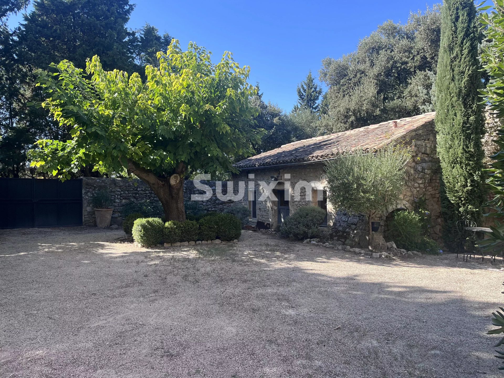 house 8 Rooms for sale on Saint-Paul-Trois-Châteaux (26130)