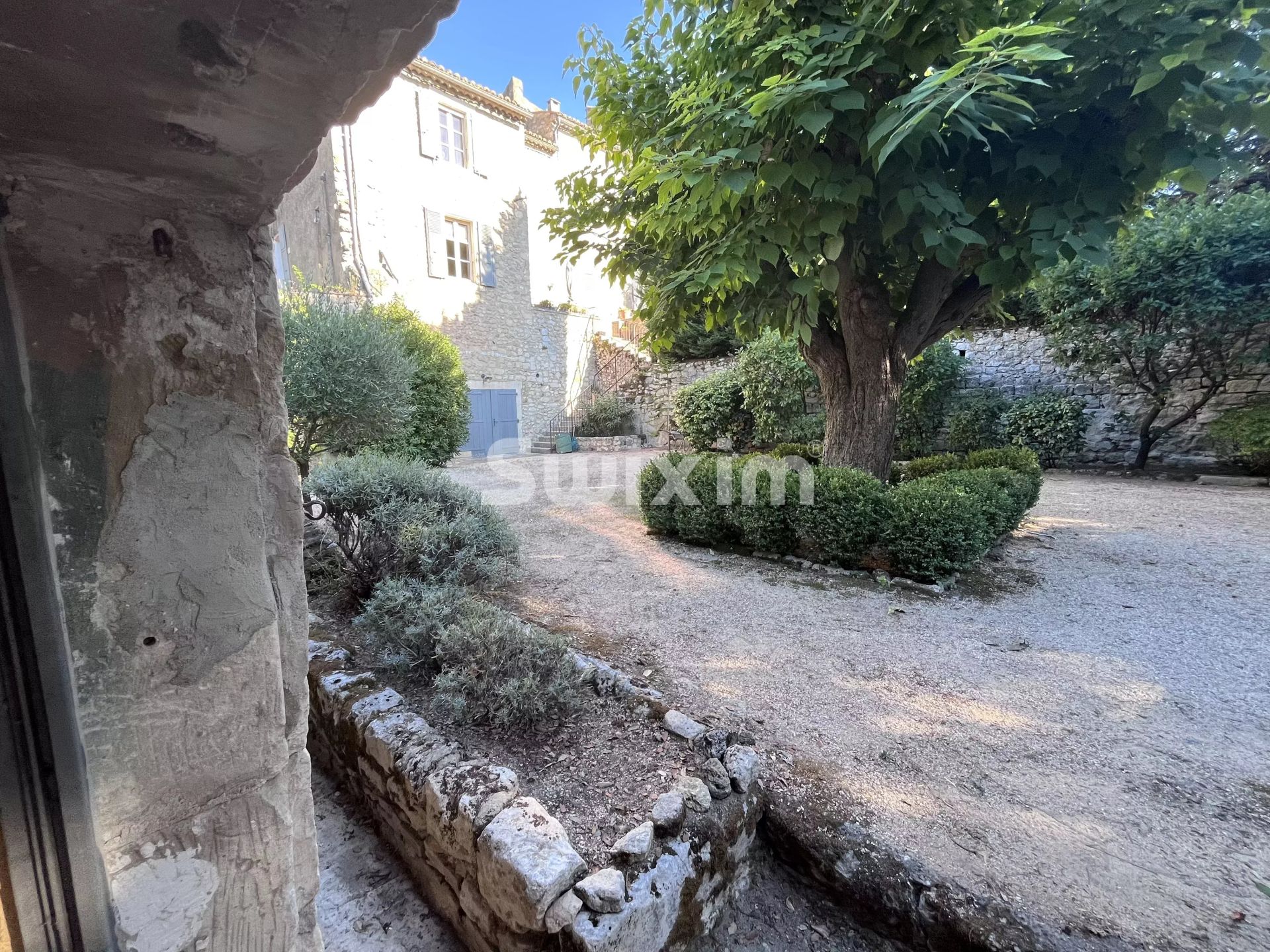house 8 Rooms for sale on Saint-Paul-Trois-Châteaux (26130)