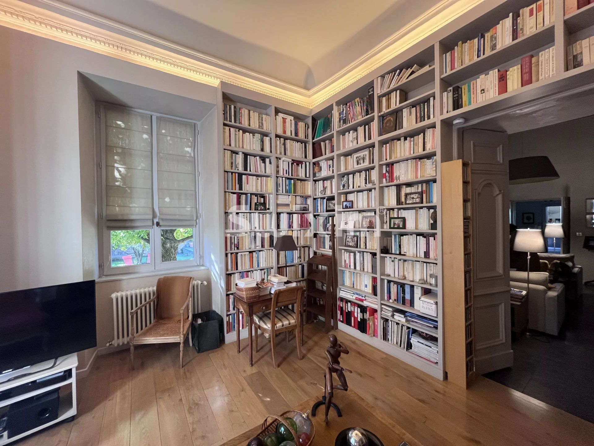 house 8 Rooms for sale on Saint-Paul-Trois-Châteaux (26130)